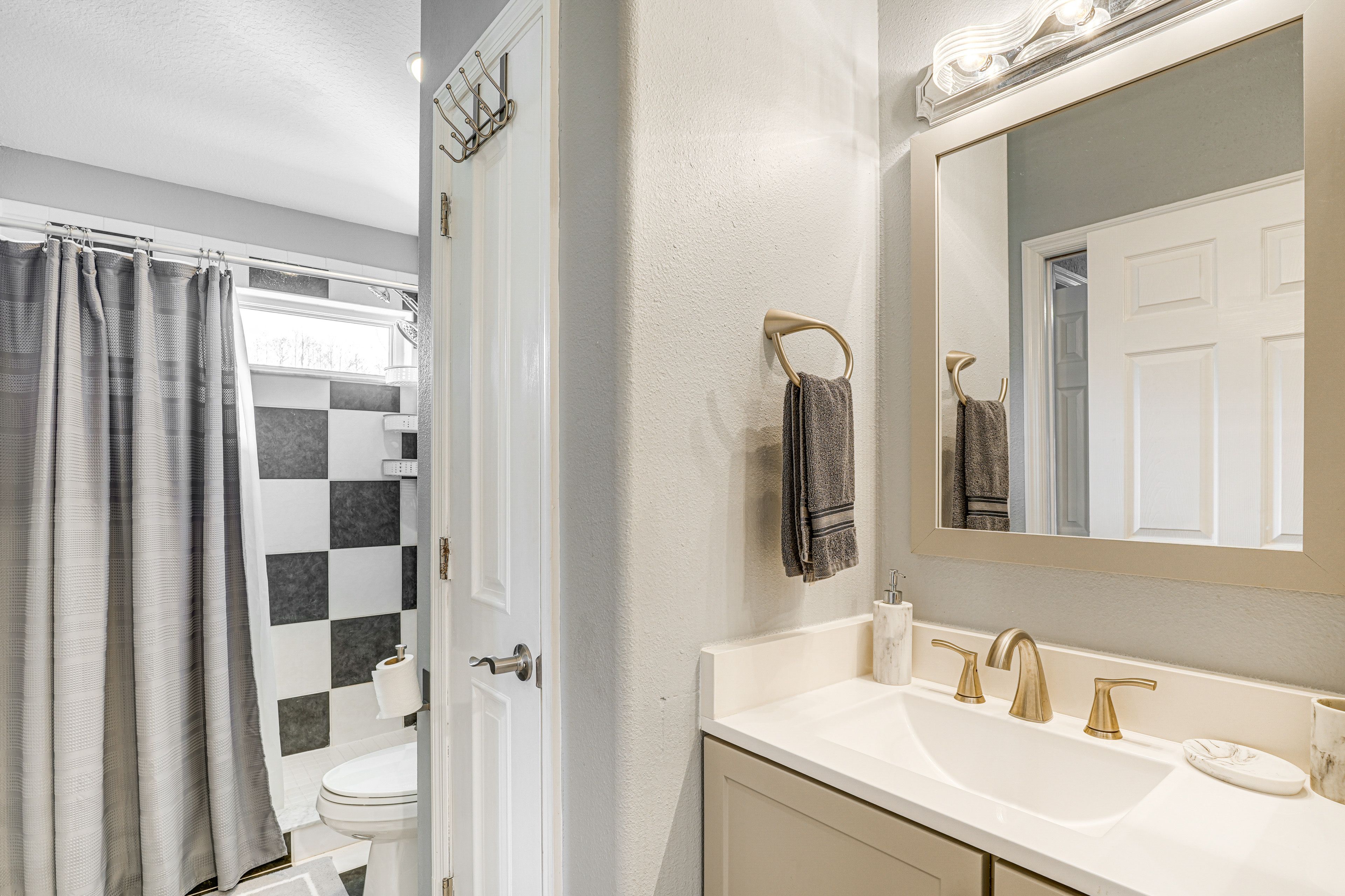 Bathroom | Towels Provided