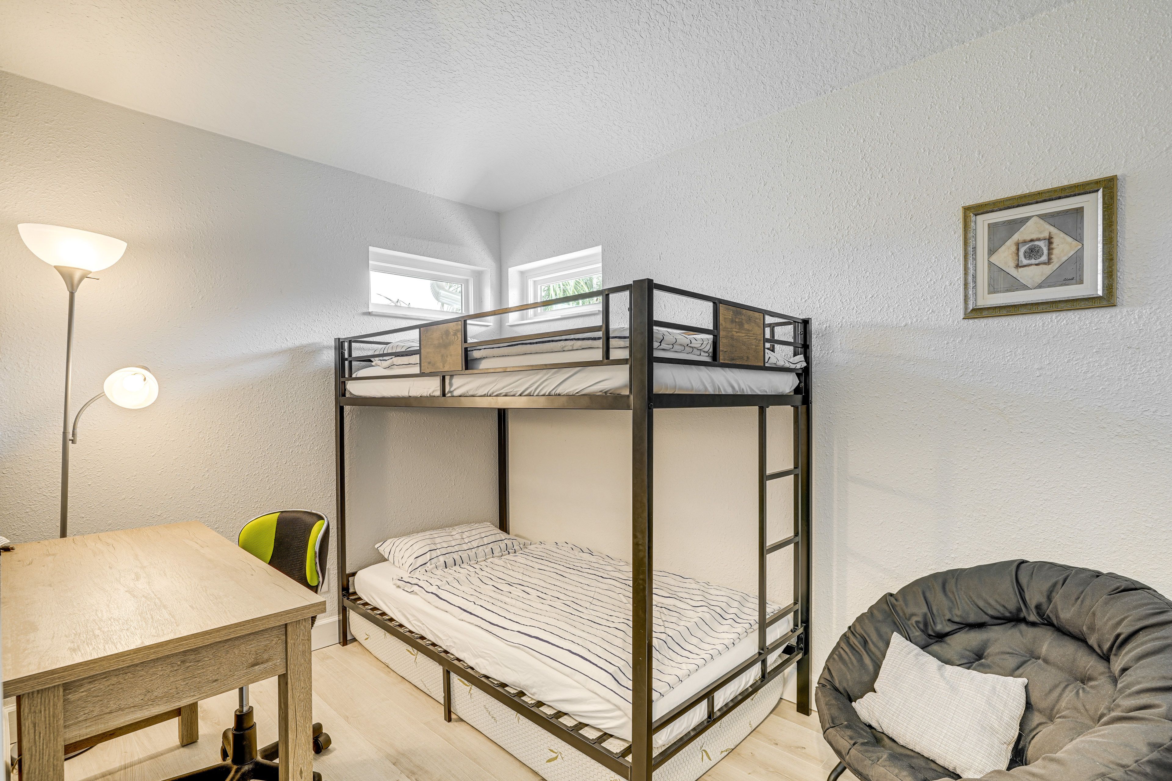 Bedroom 2 | Twin Bunk Bed | Desk