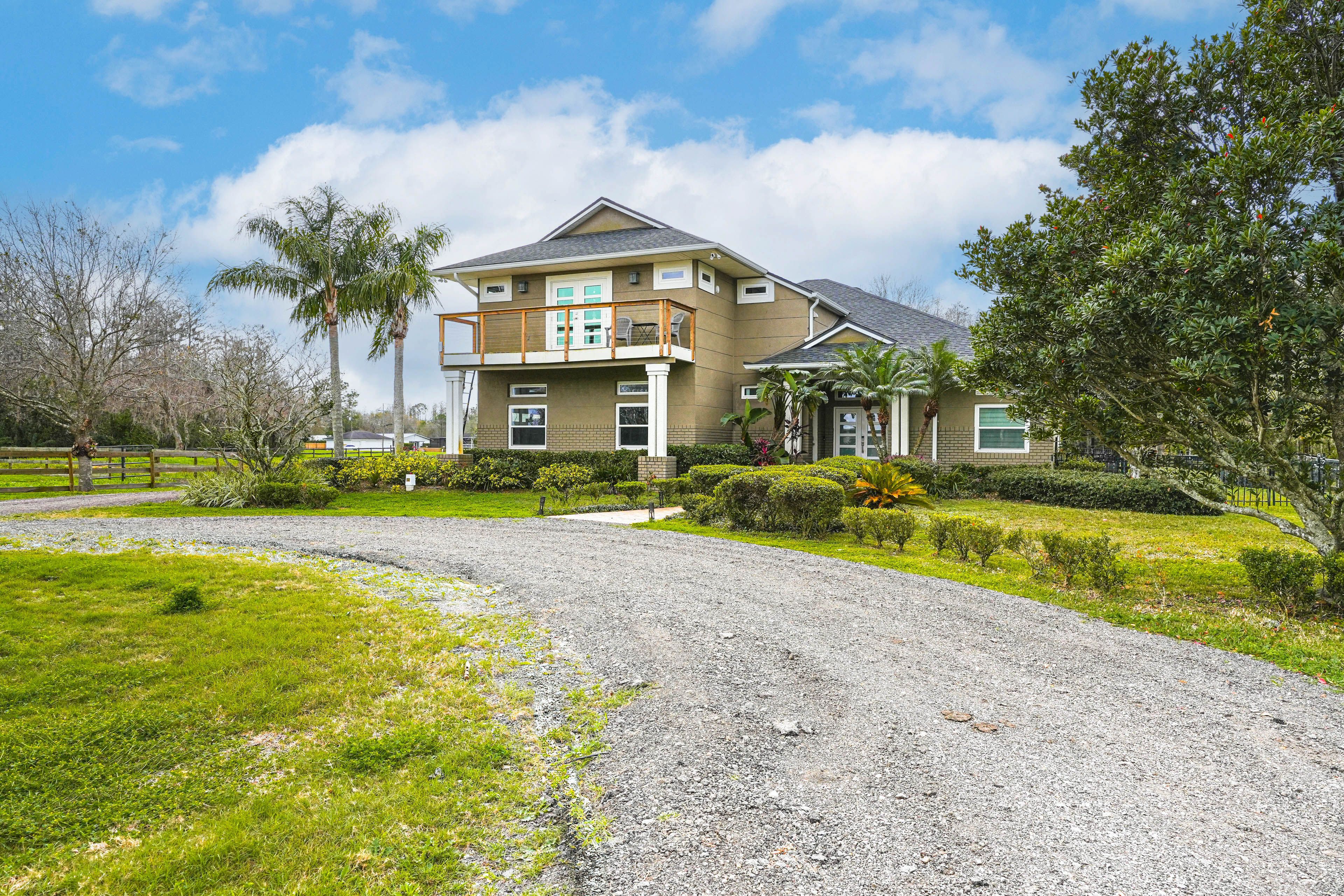 Parking | Driveway (2 Vehicles) | RV/Trailer Parking