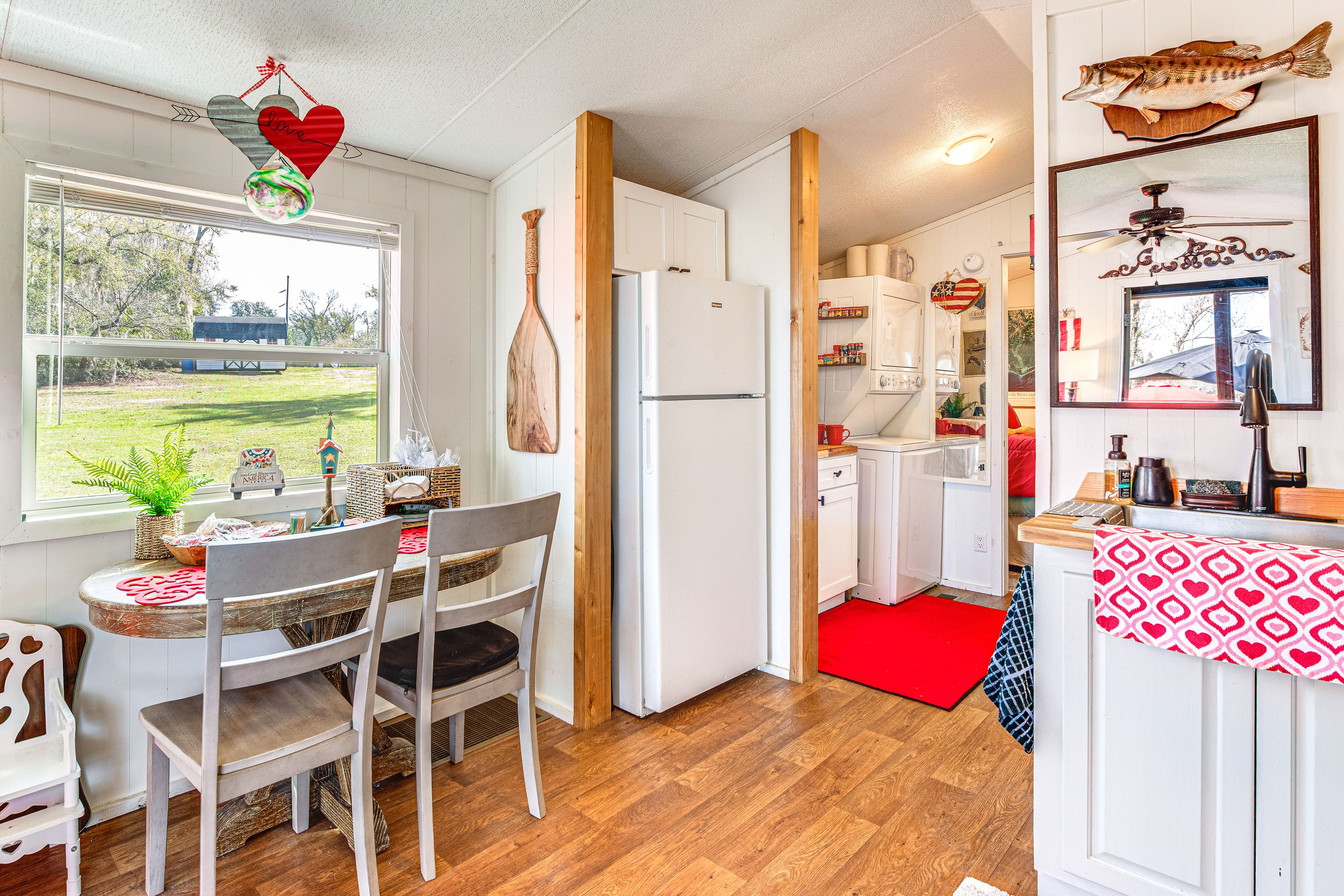 Dining Area | Dishware/Flatware