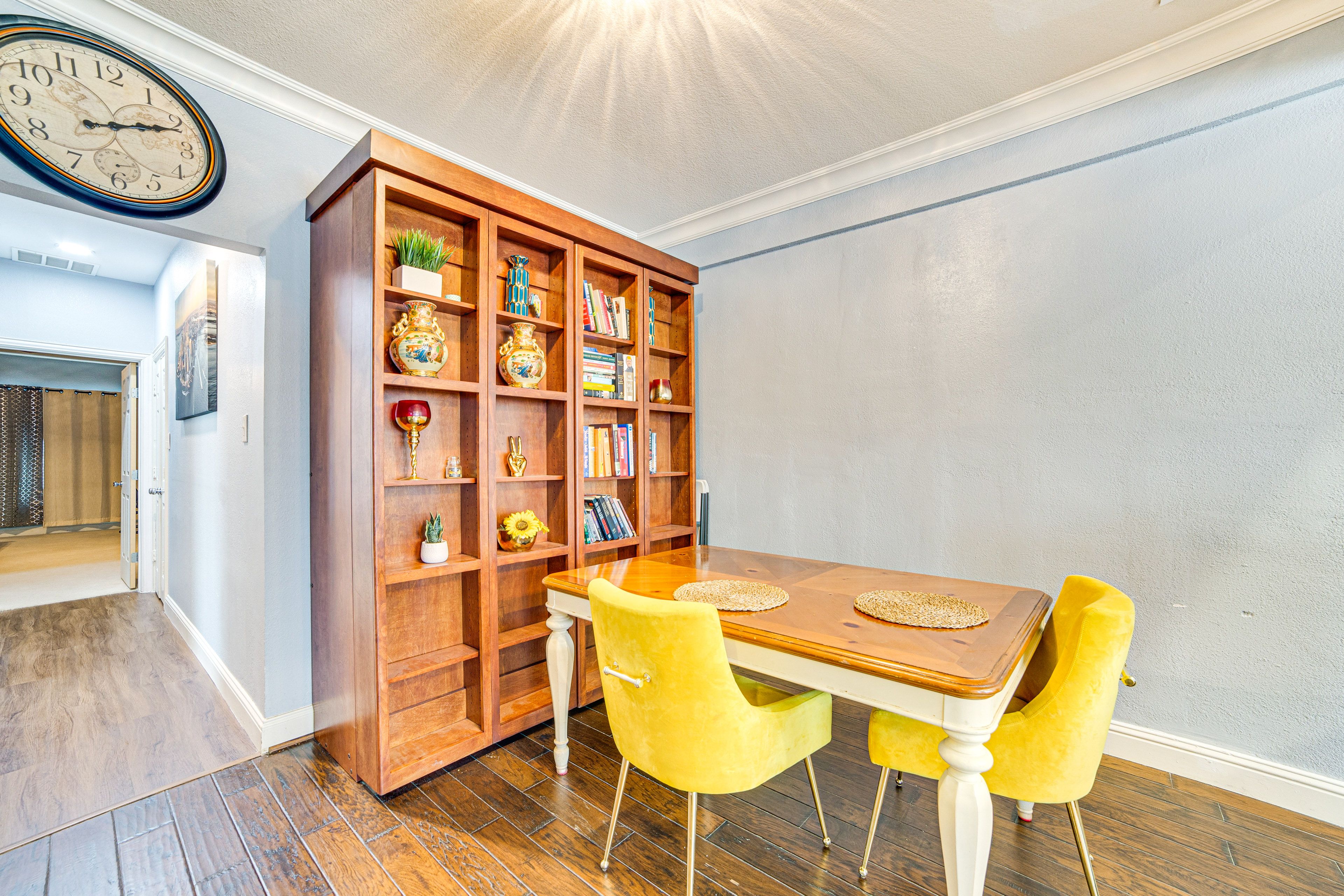 Dining Area | Dishware/Flatware | Trash Bags/Paper Towels