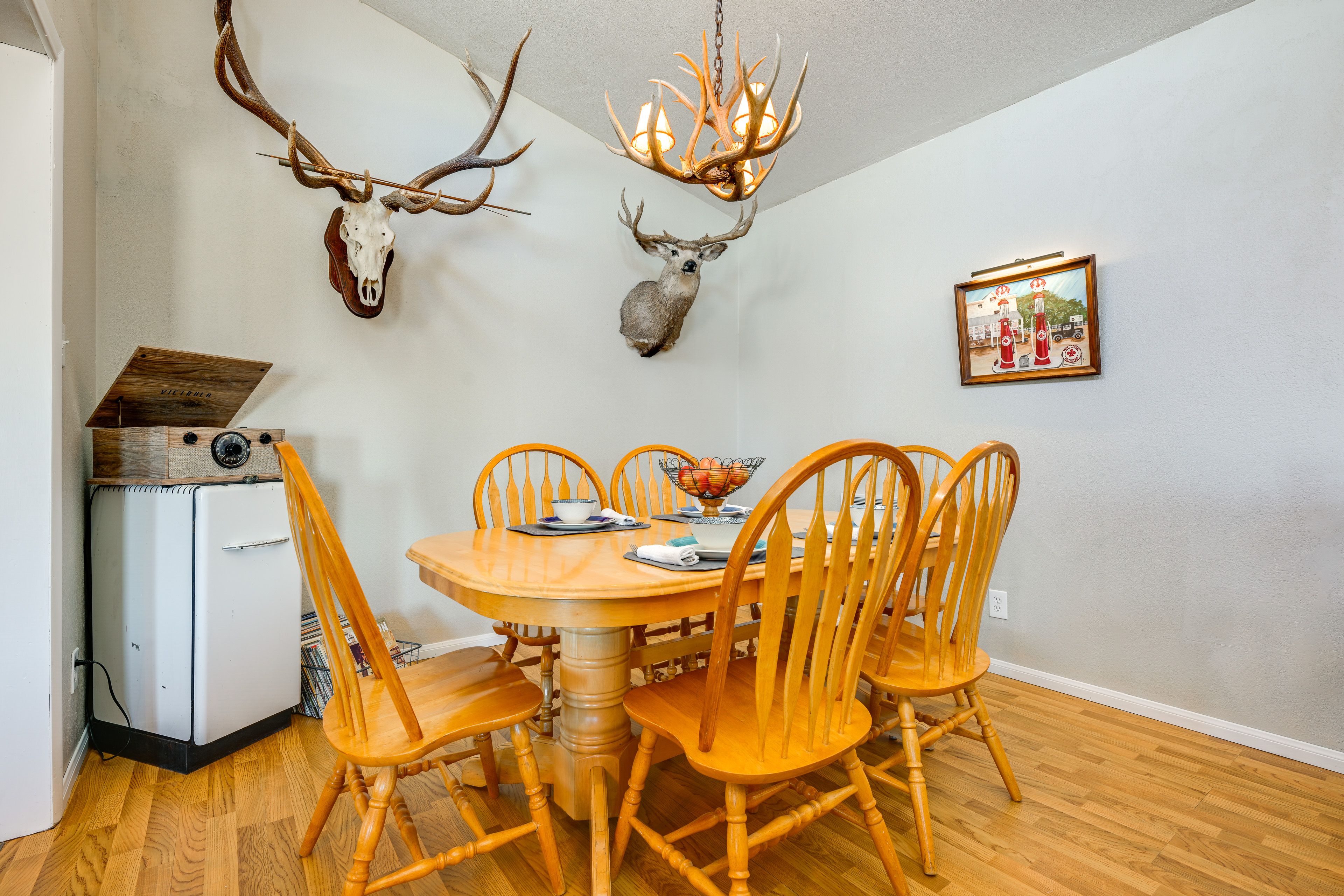 Dining Area | Dishware & Flatware