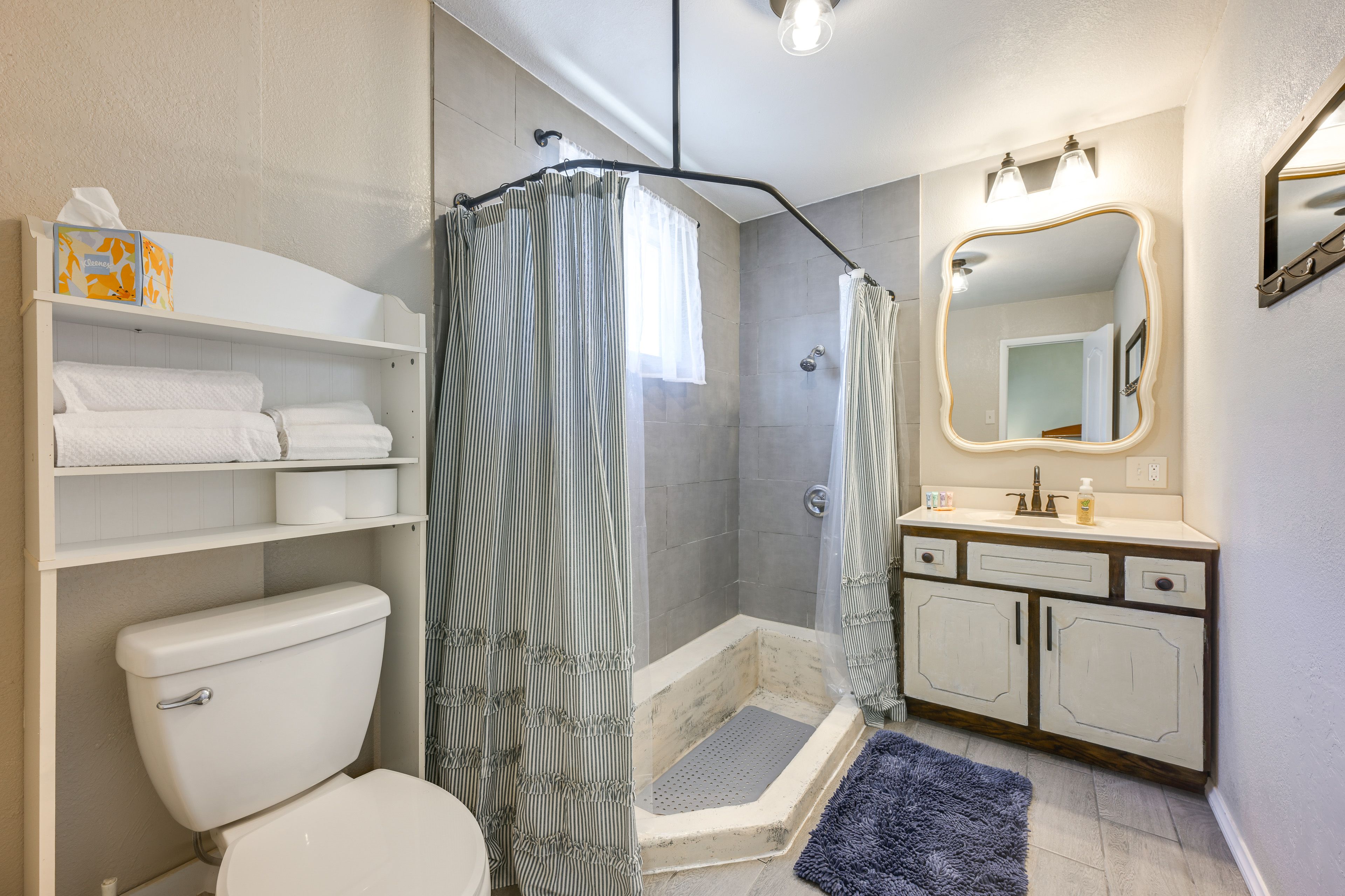 Full Bath | Towels | Hair Dryer