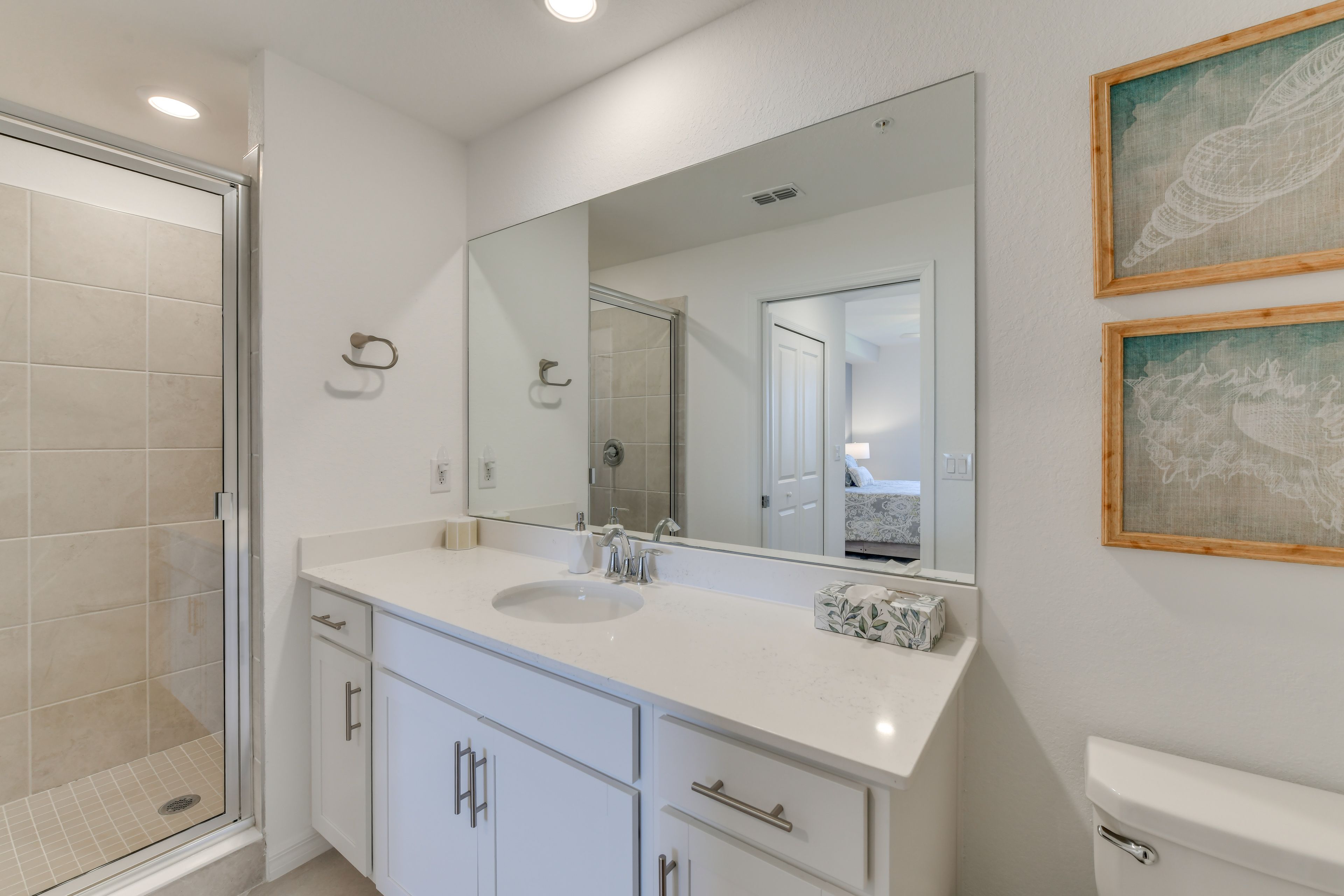En-Suite Bathroom | Linens & Towels