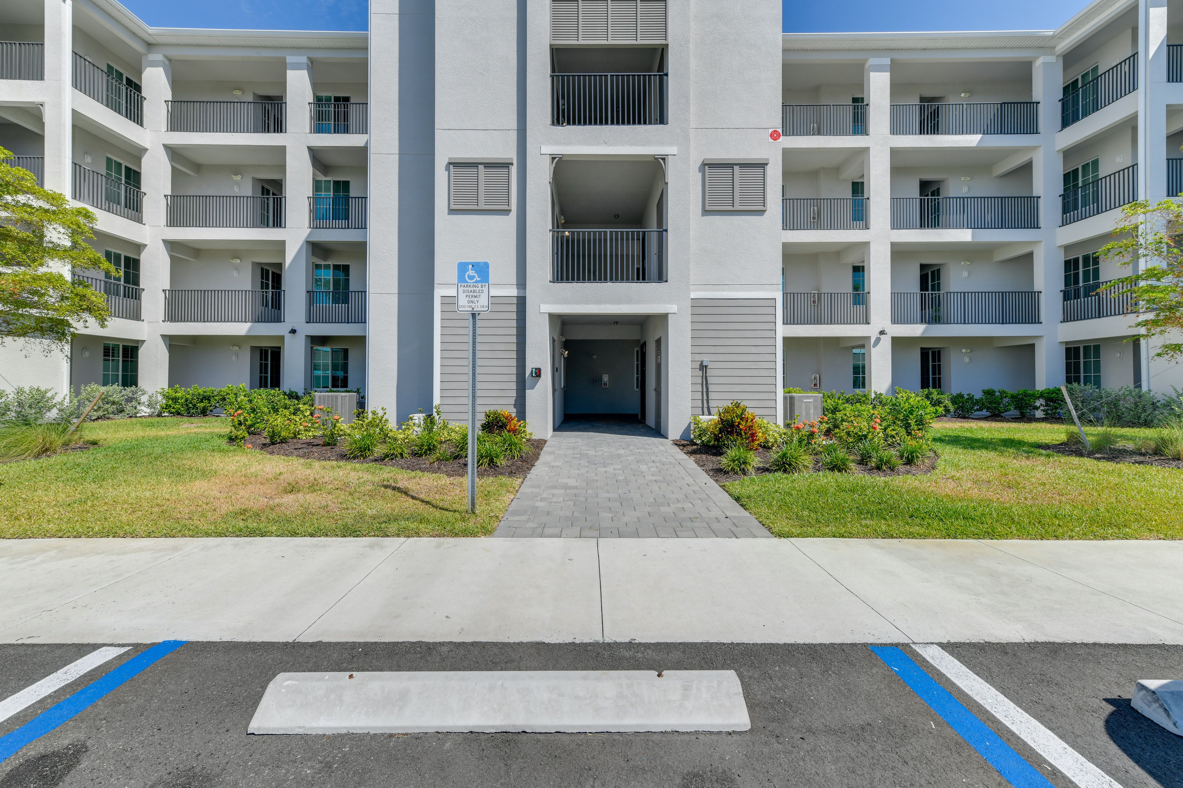 Parking | Community Garage (1 Vehicle) | Community Open Lot (1 Vehicle)