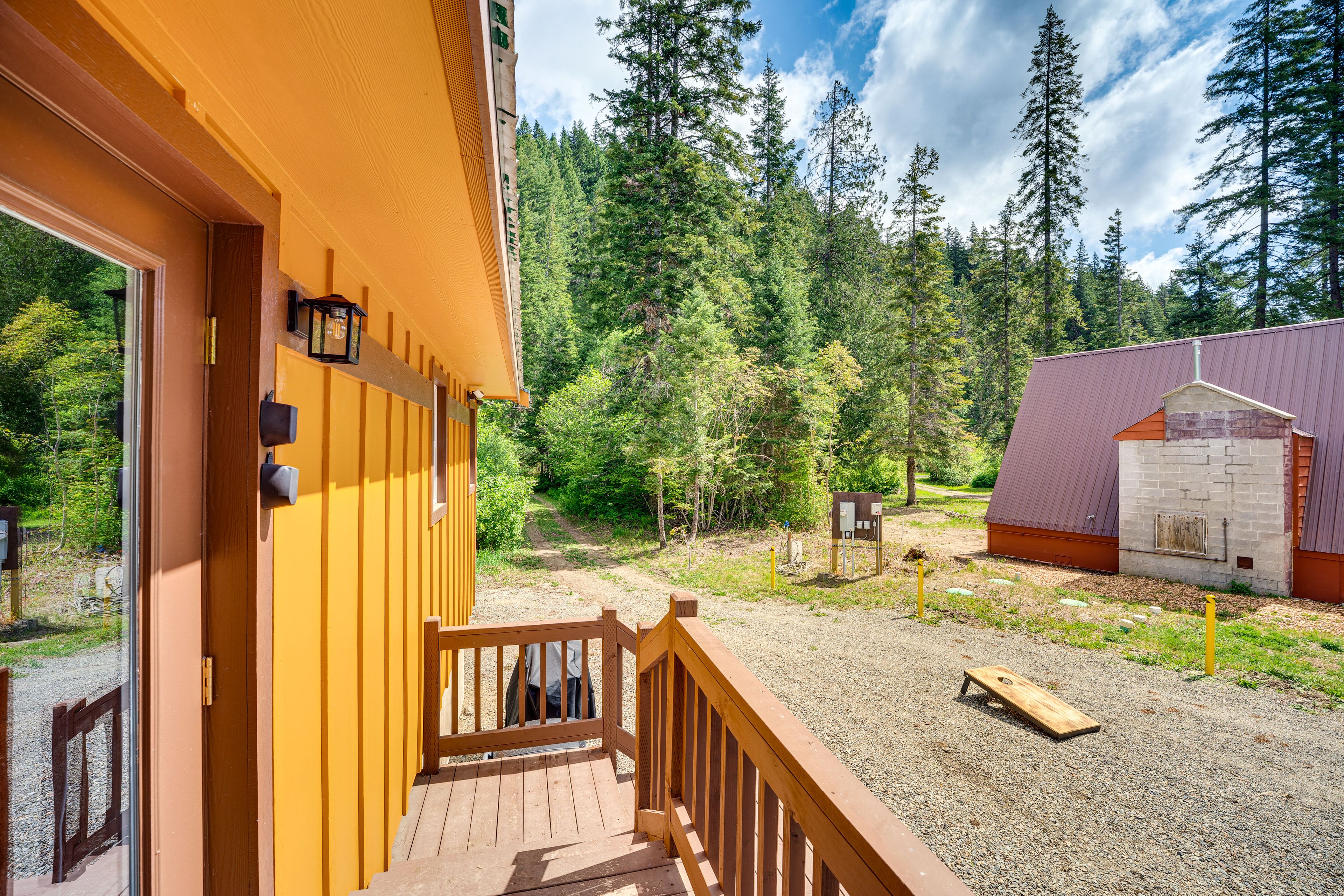 Cabin Exterior | Deck