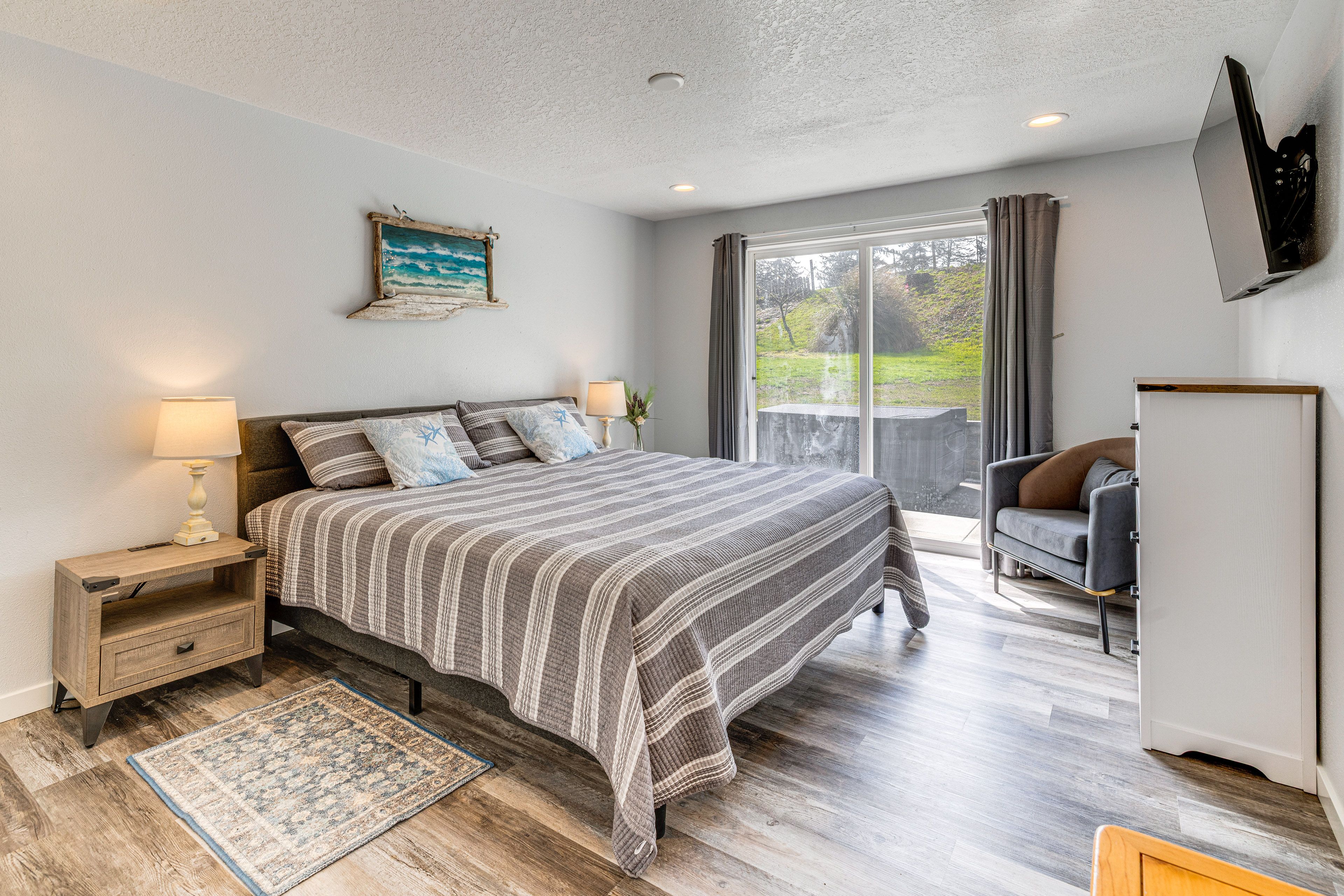 Bedroom 1 | King Bed | Linens Provided | 1st Floor