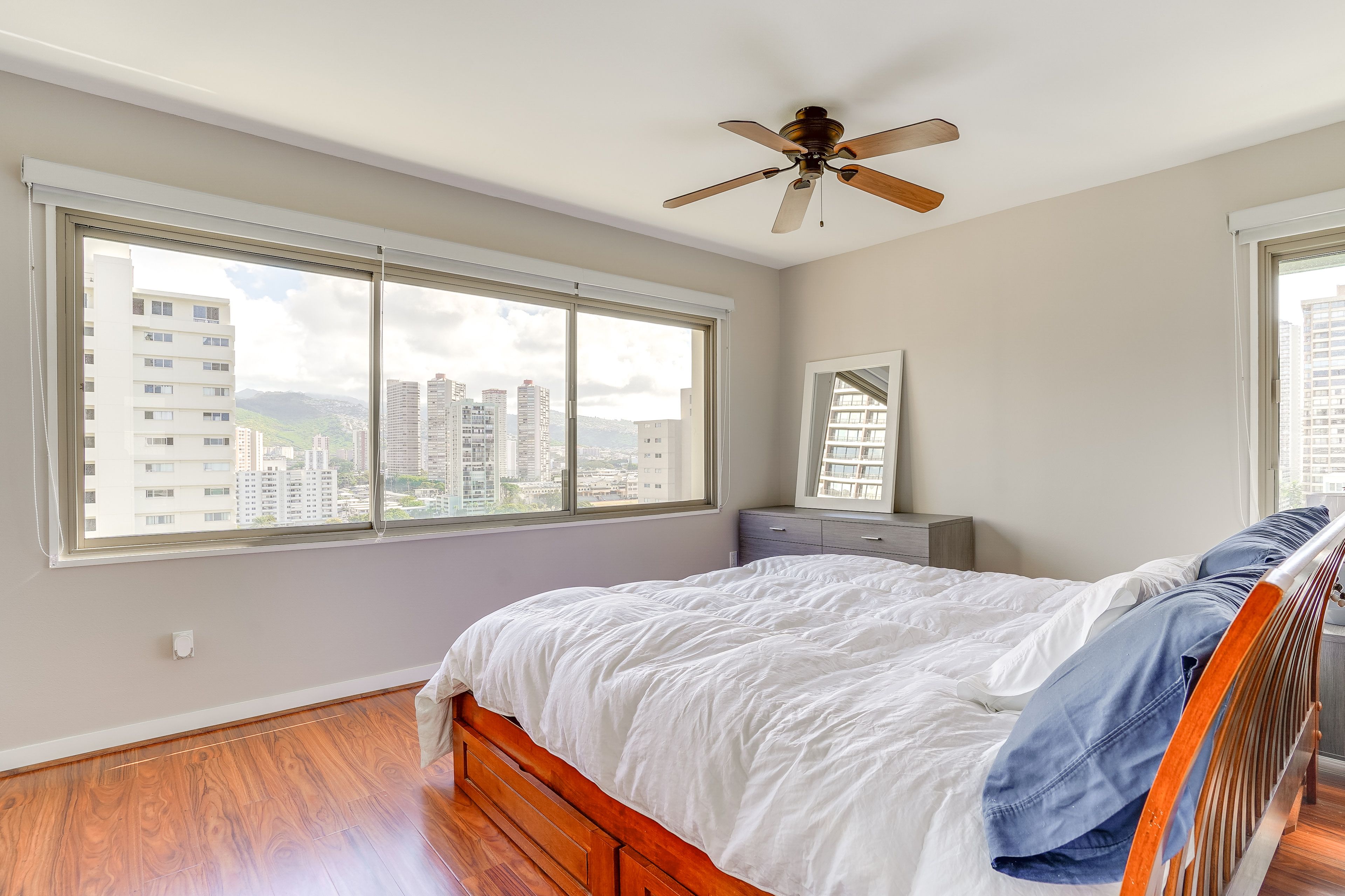 Bedroom 1 | King Bed | Linens Provided