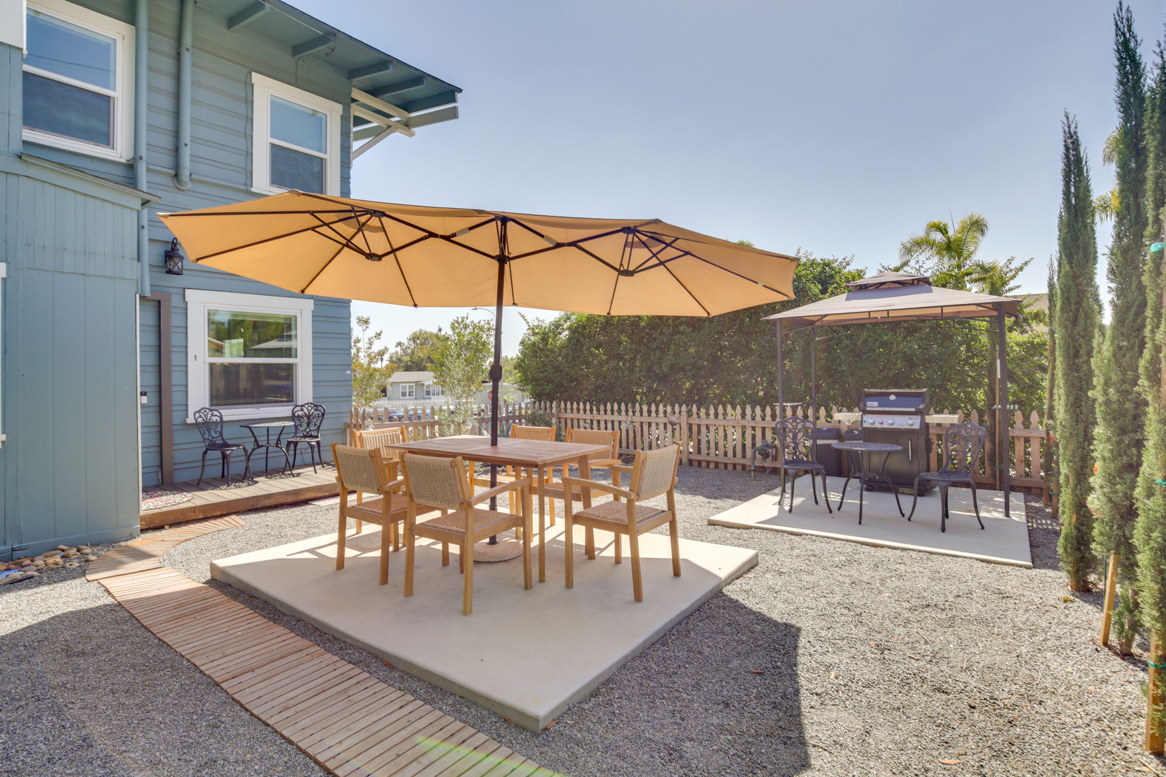 Shared Backyard | Gas Grill