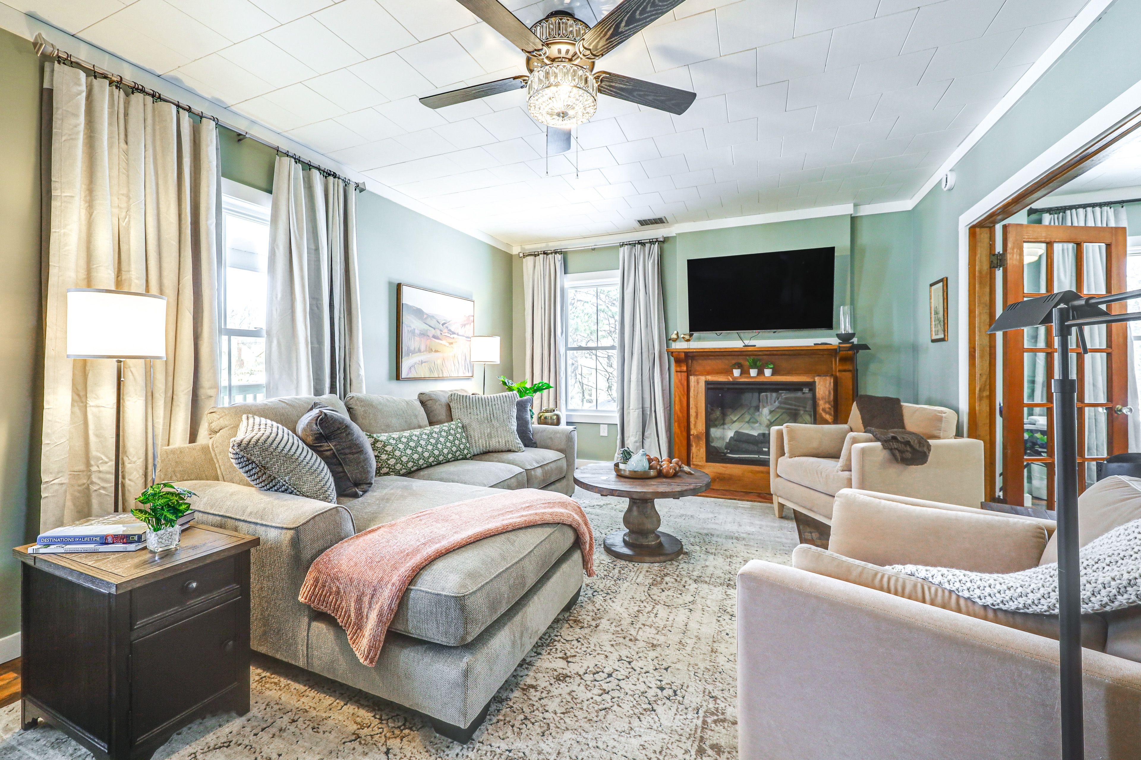 Houlton Vacation Rental | 6BR | 2BA | 2,372 Sq Ft | 5 Steps to Enter