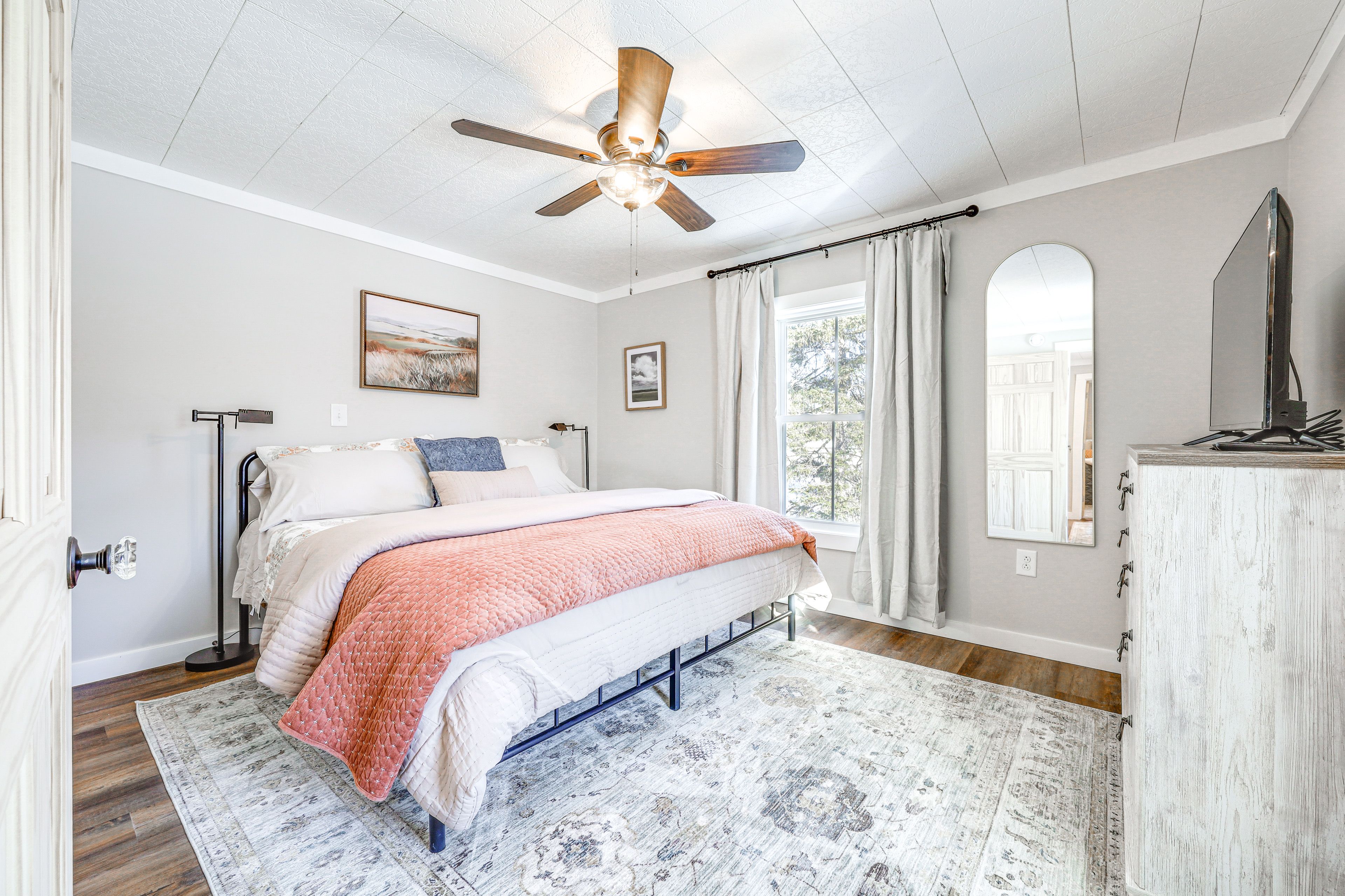 Bedroom 4 | King Bed | 2nd Floor