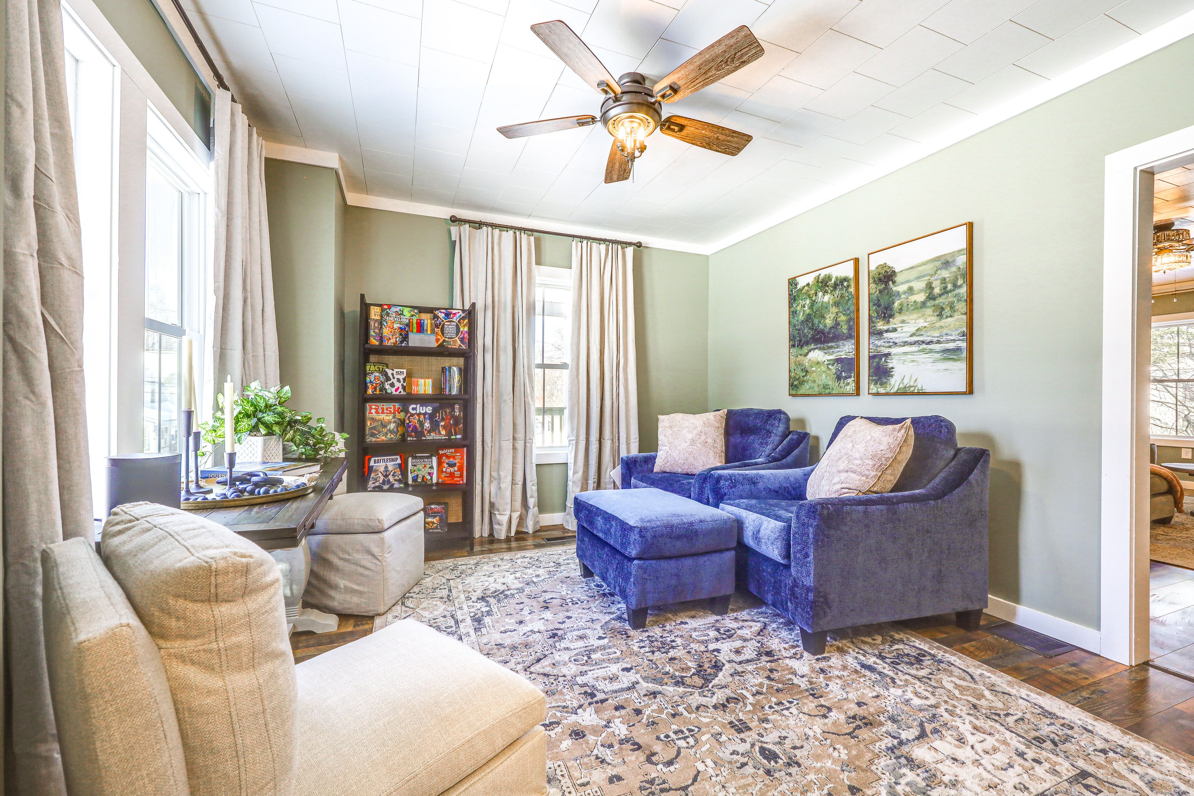 Sitting Room | Work Desk | Board Games | 1st Floor
