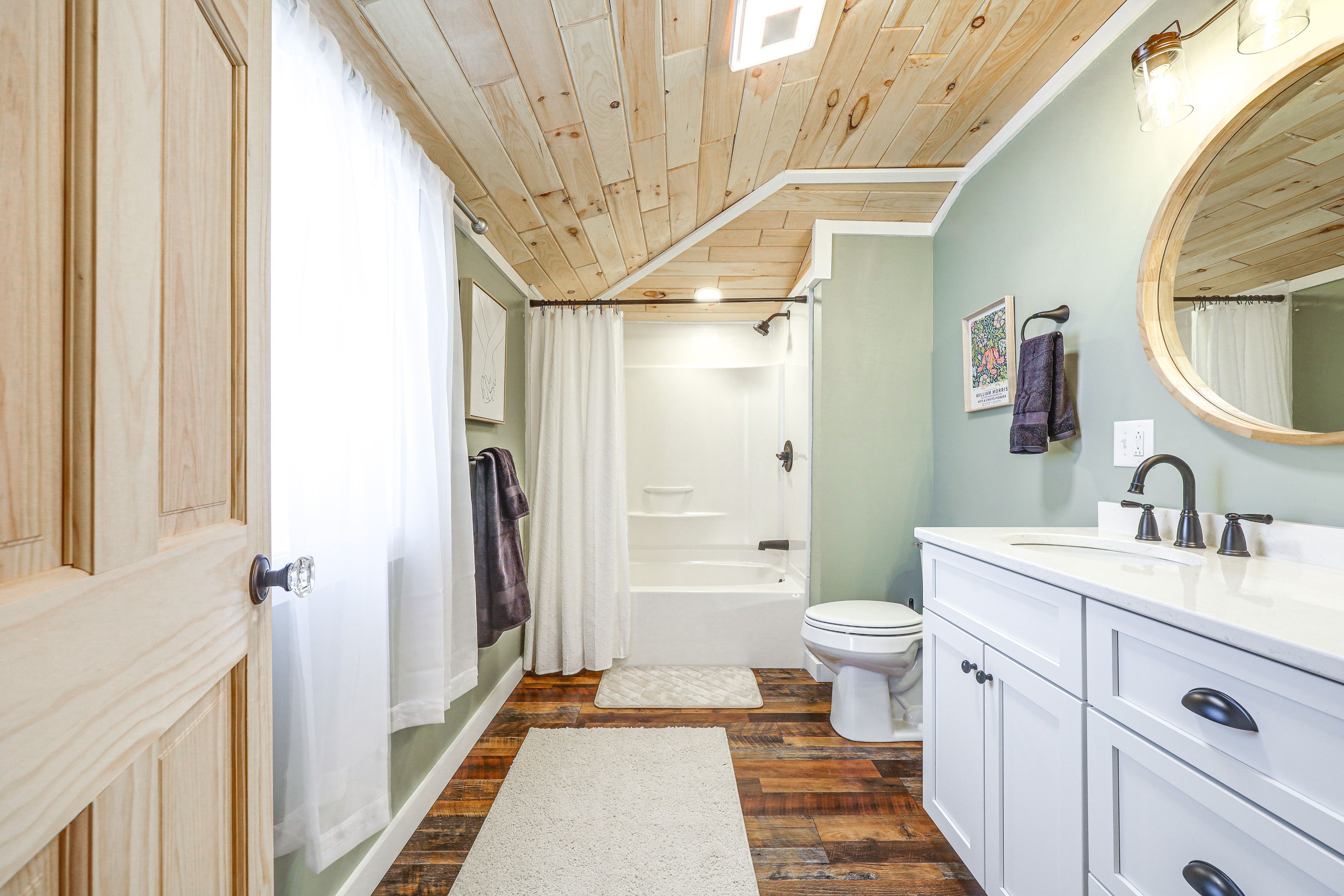 Full Bath | Complimentary Toiletries | Towels Provided | 1st Floor