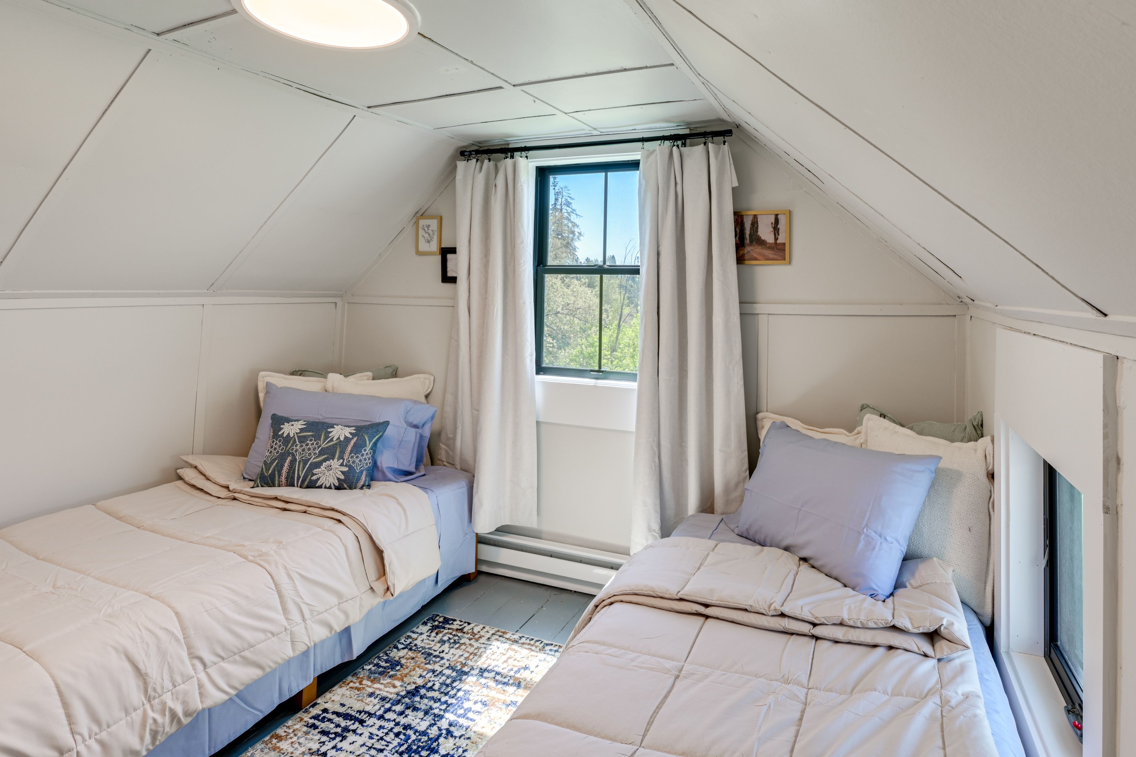 Bedroom 5 | 2 Twin Beds | 2nd Floor