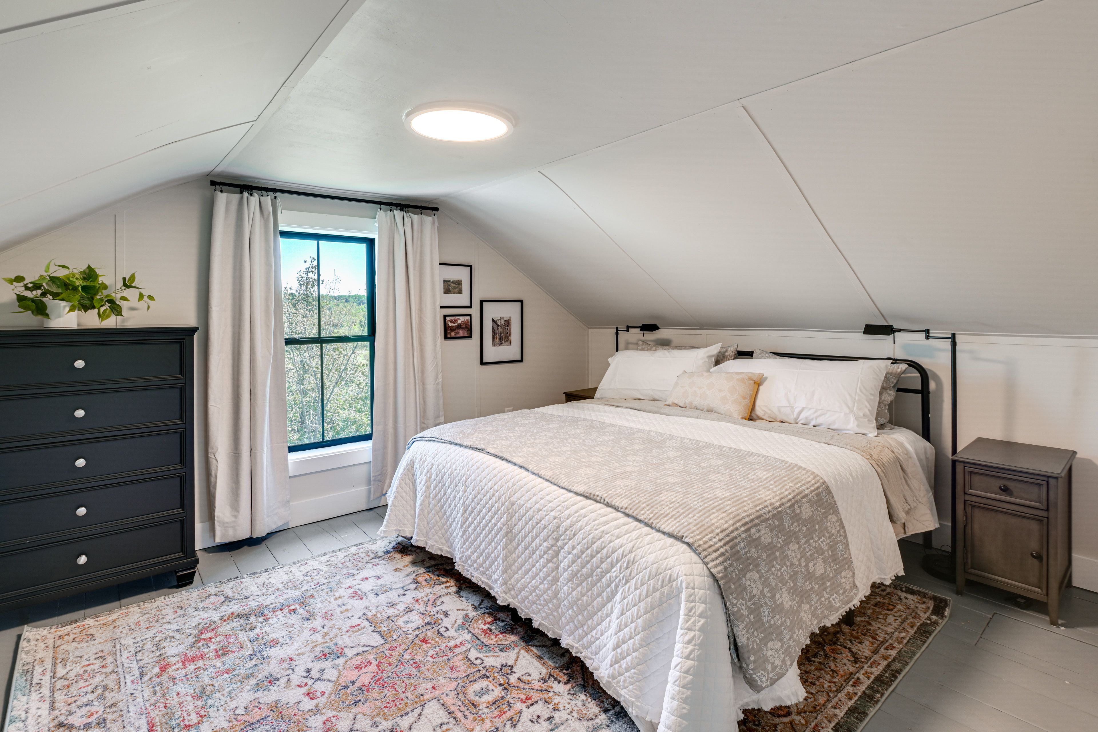 Bedroom 3 | King Bed | 2nd Floor