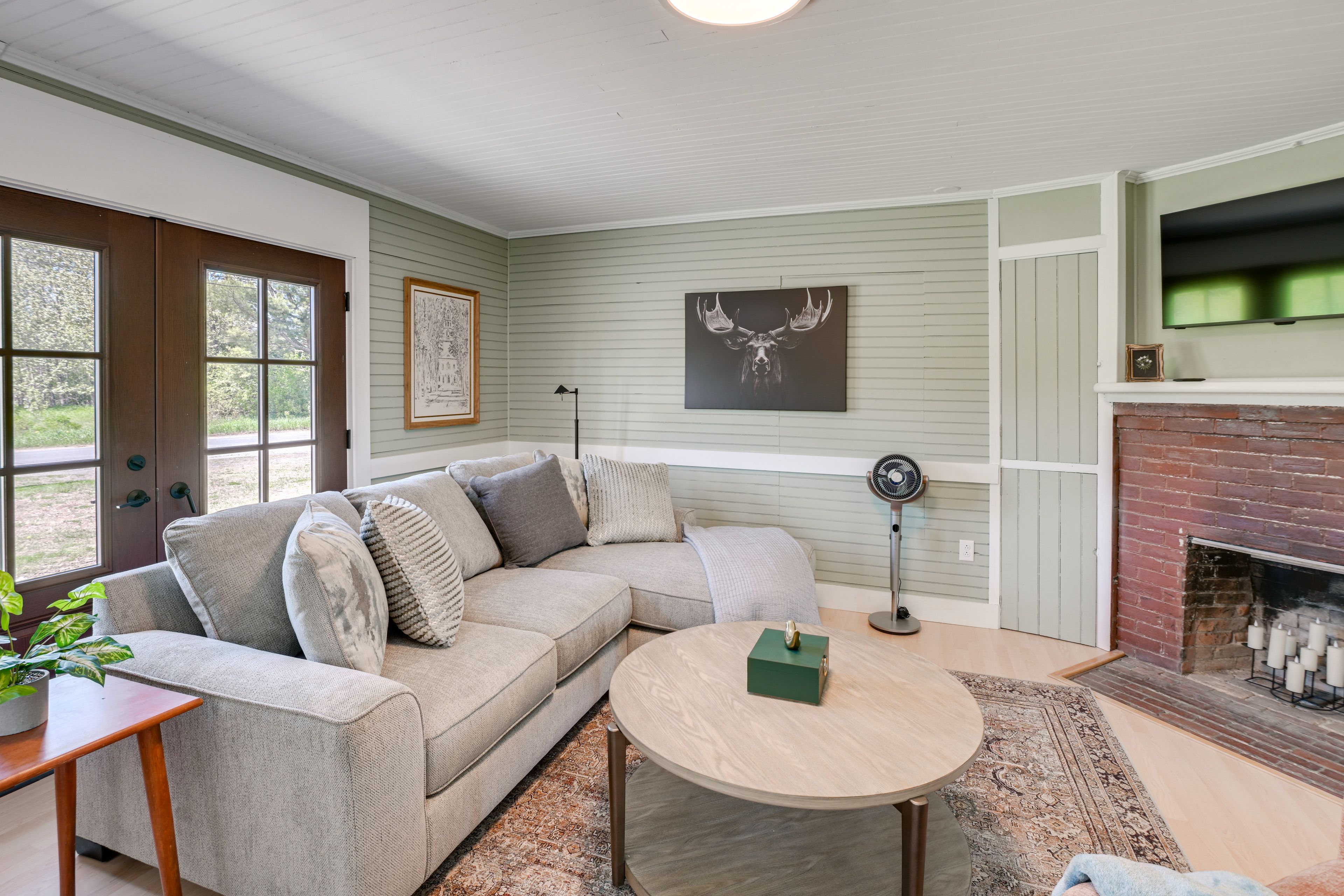 Living Room | Smart TV | 1st Floor