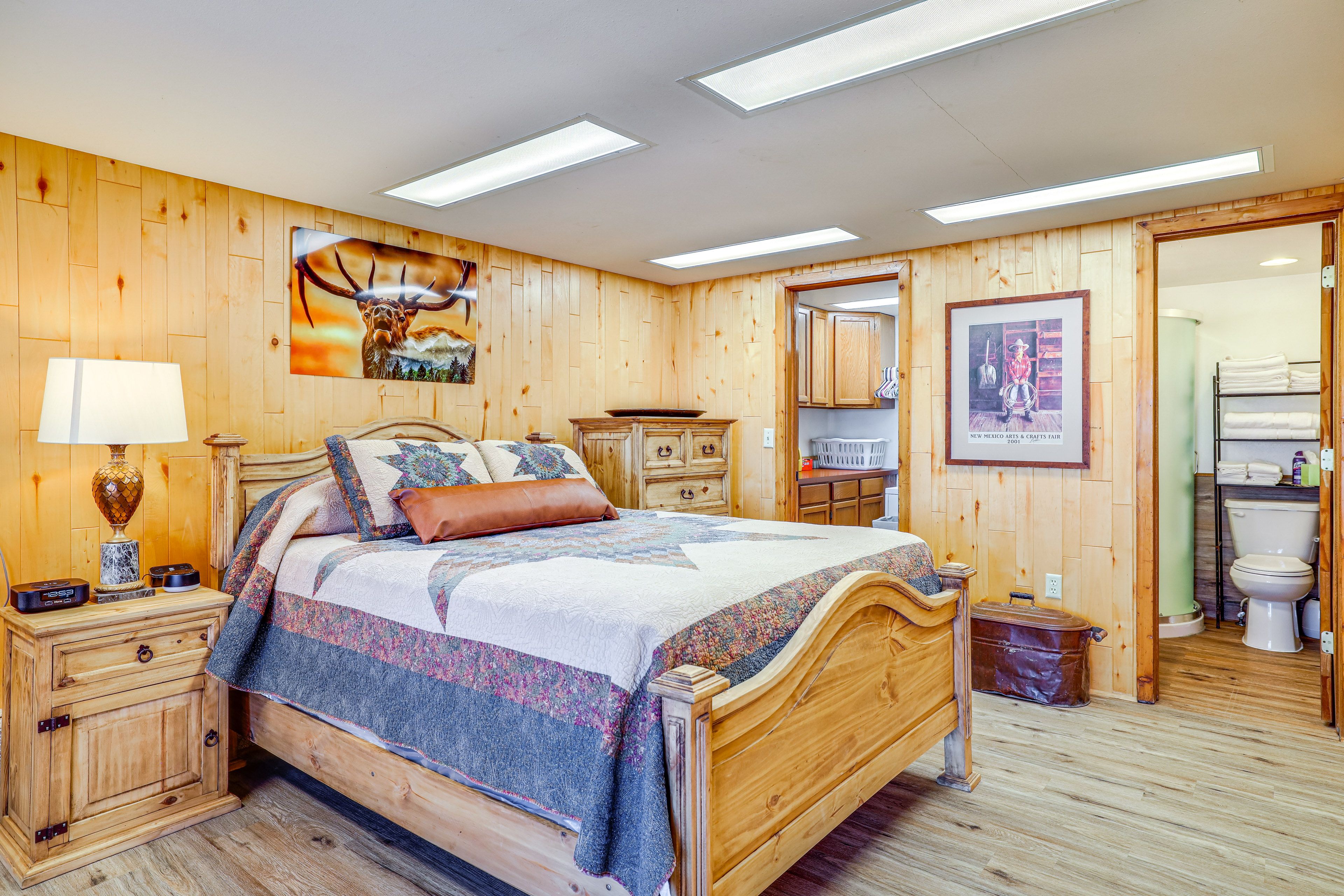 Sleeping Nook | Queen Bed | Linens Provided | 1st Floor