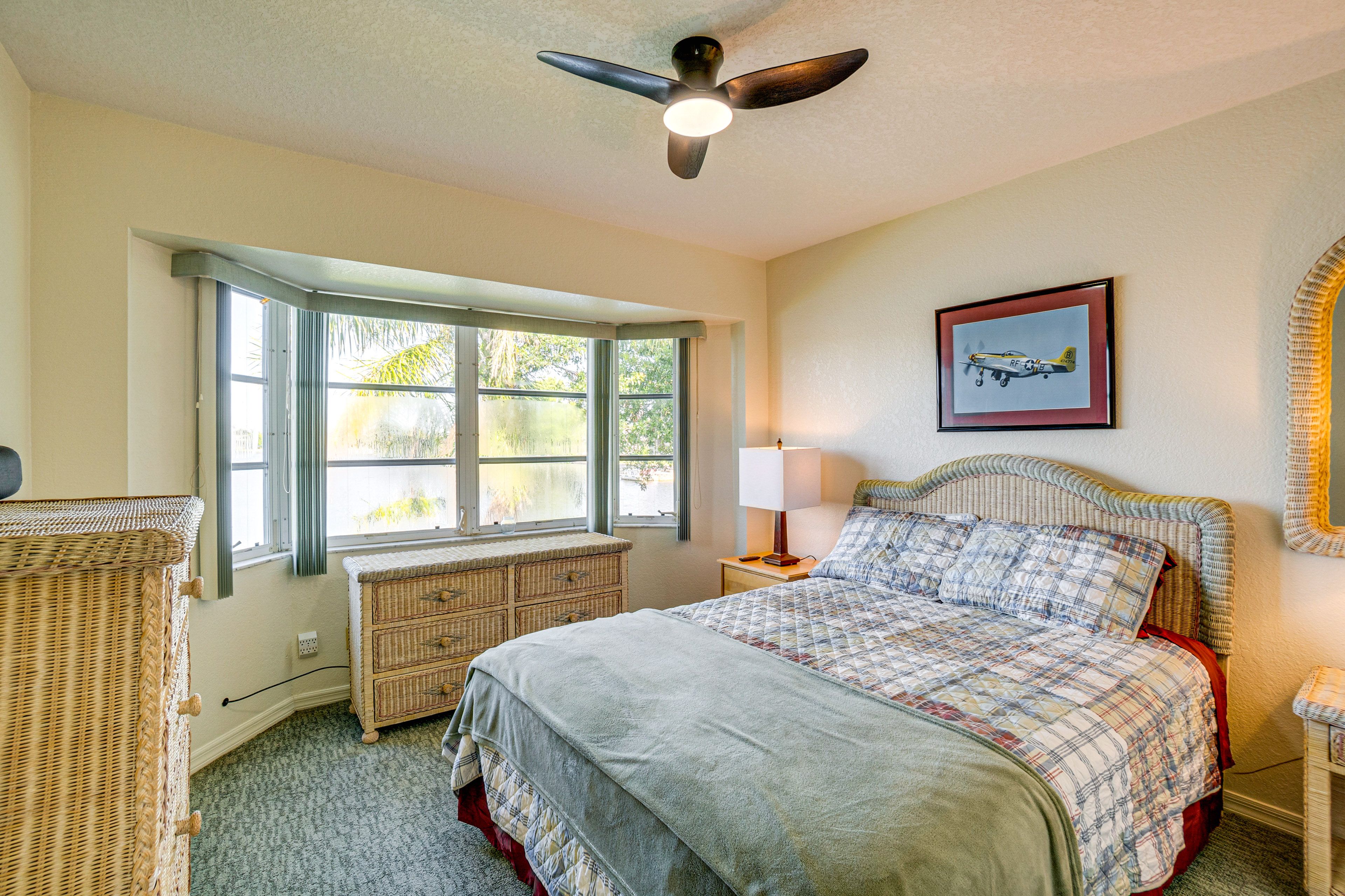 Bedroom 3 | Queen Bed