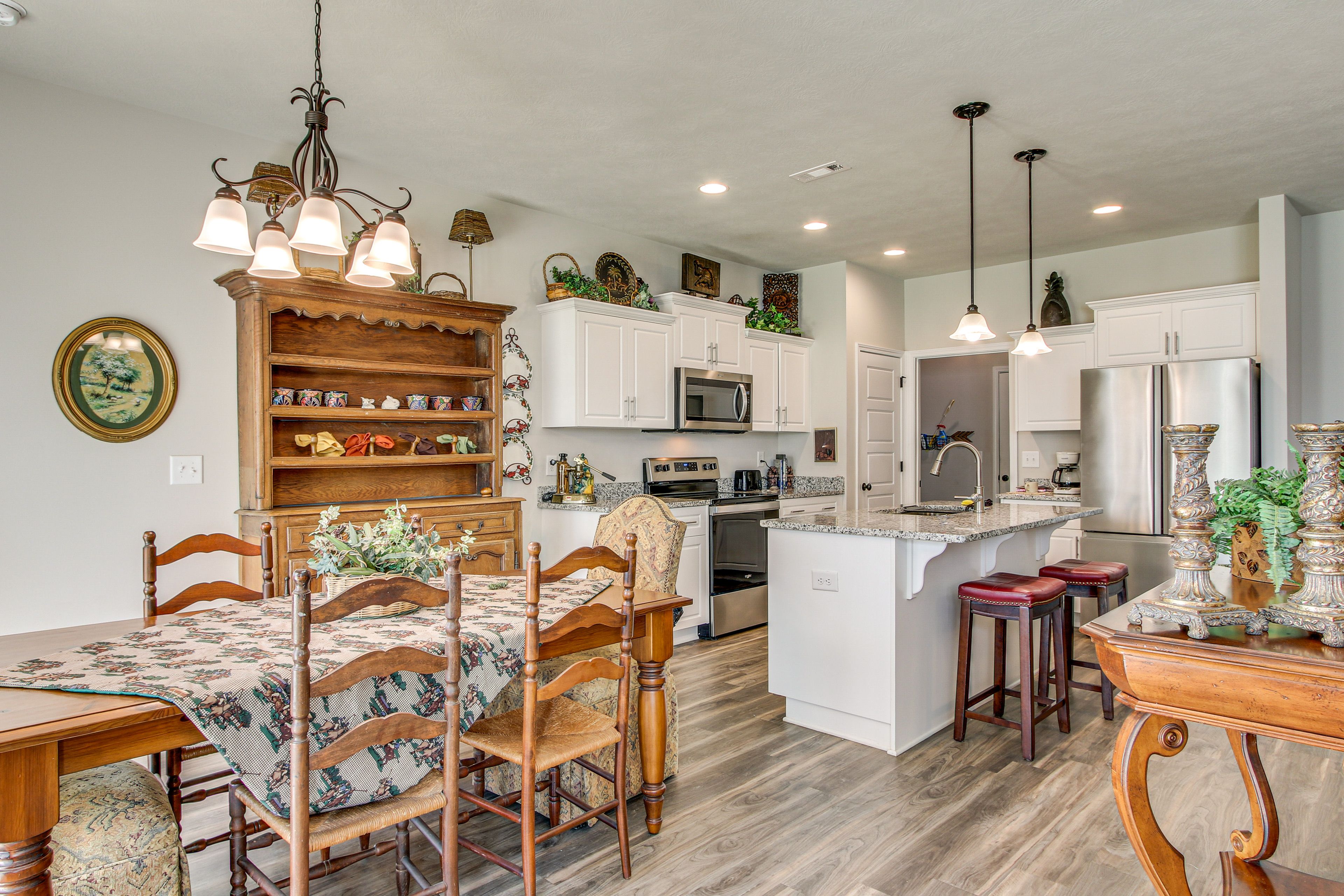 Dining Room | Dining Table