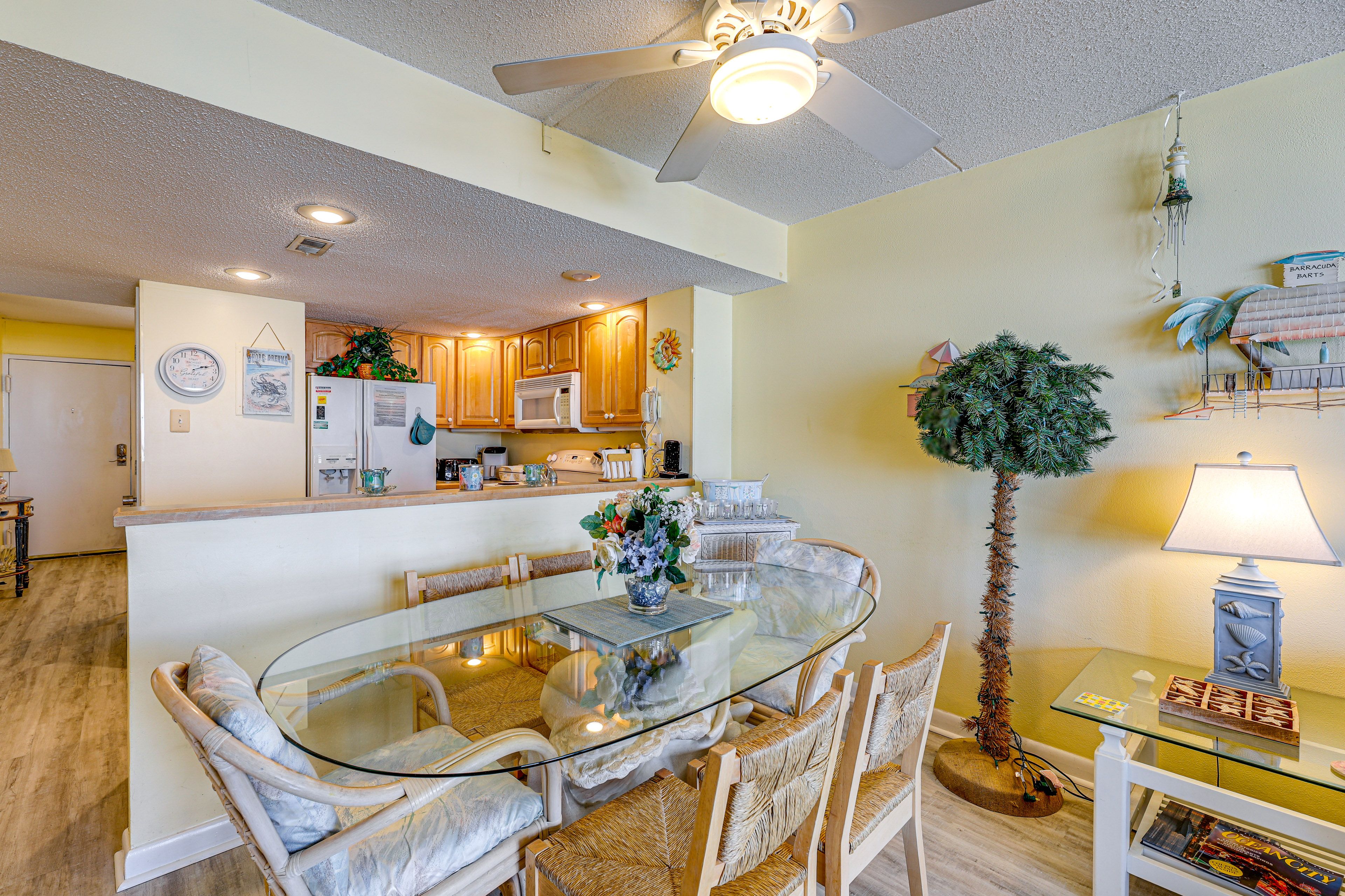 Dining Area | Dishware/Flatware