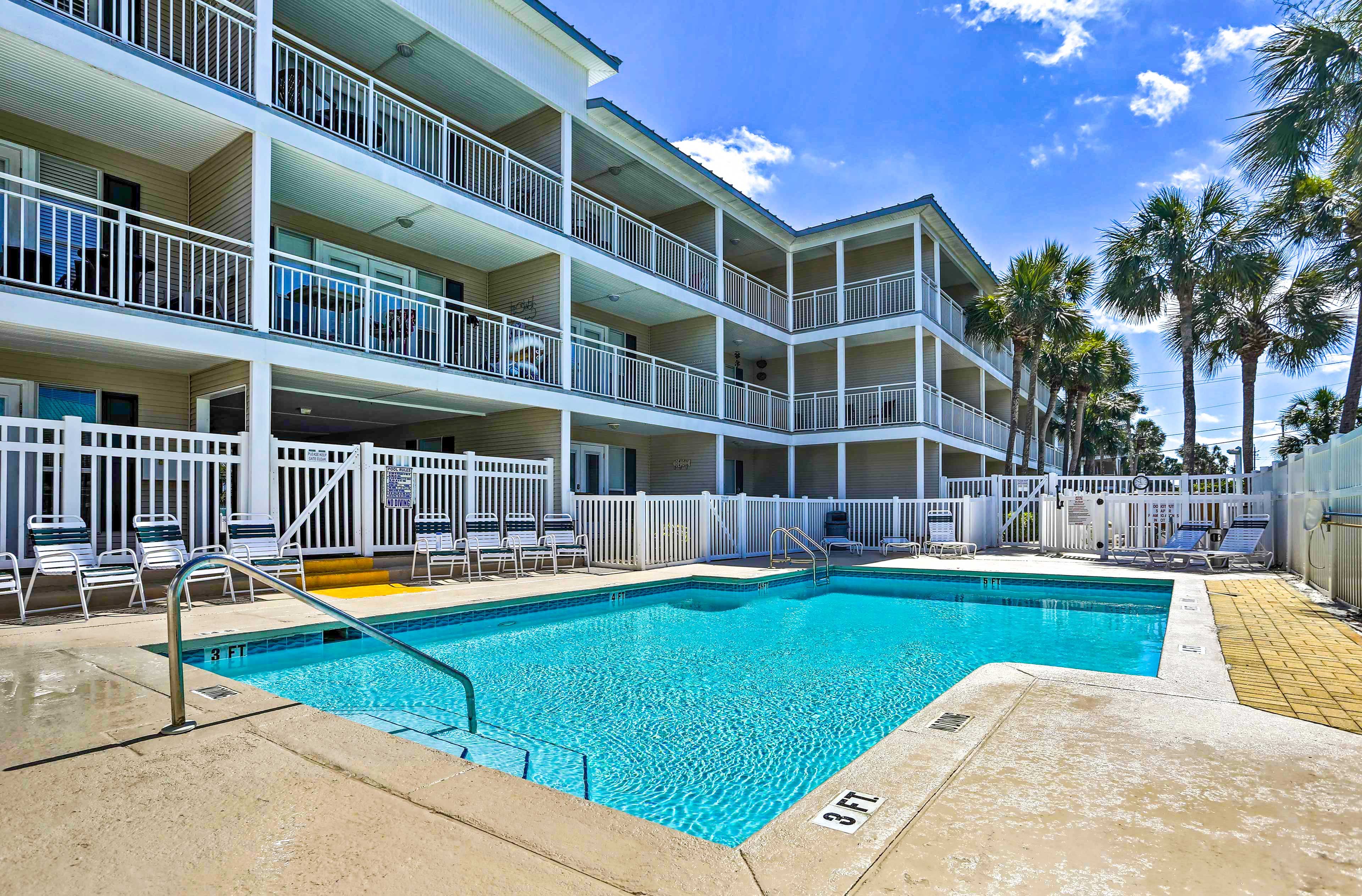 Grand Caribbean | Community Amenities | Outdoor Pool