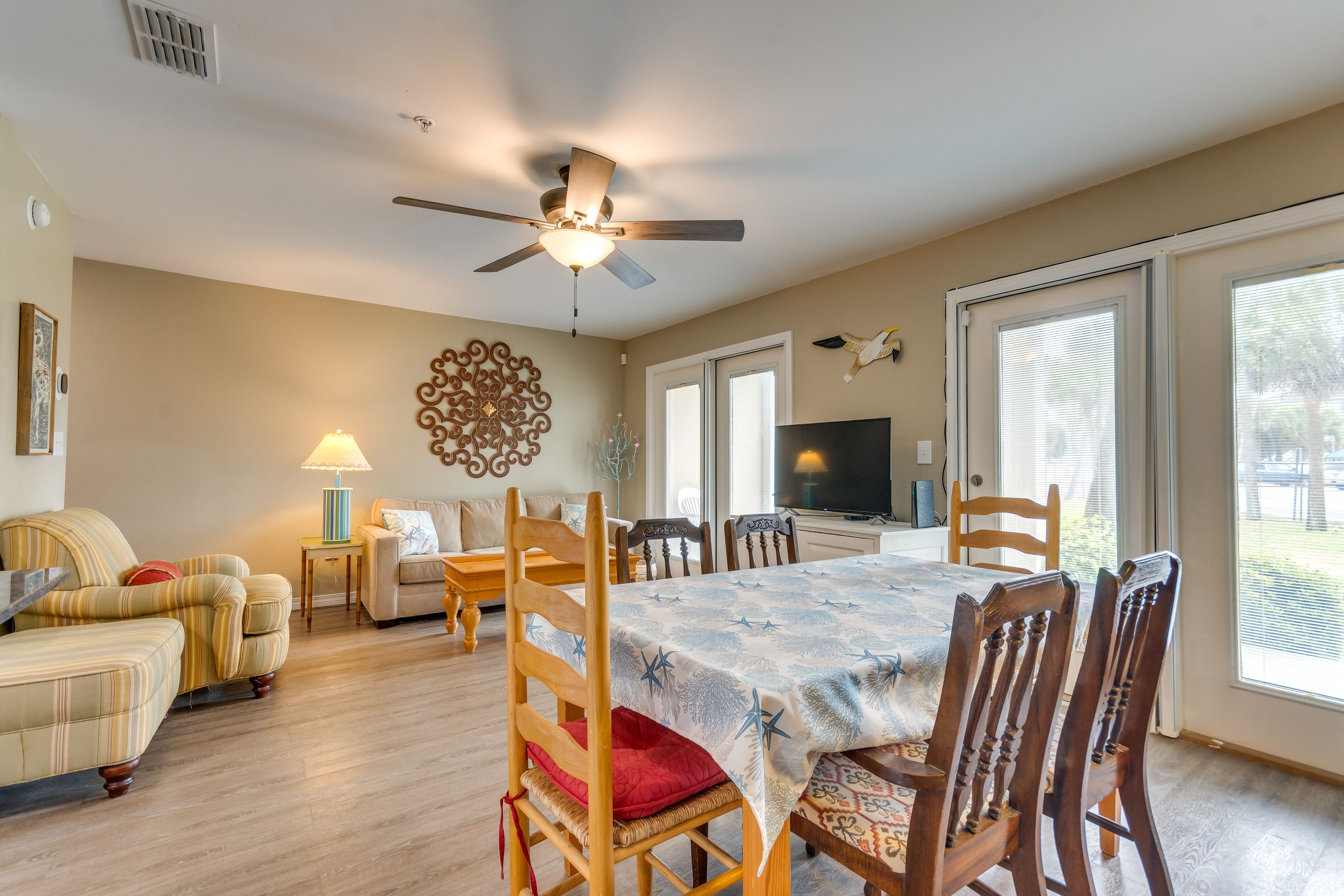 Dining Area | Dishware/Flatware