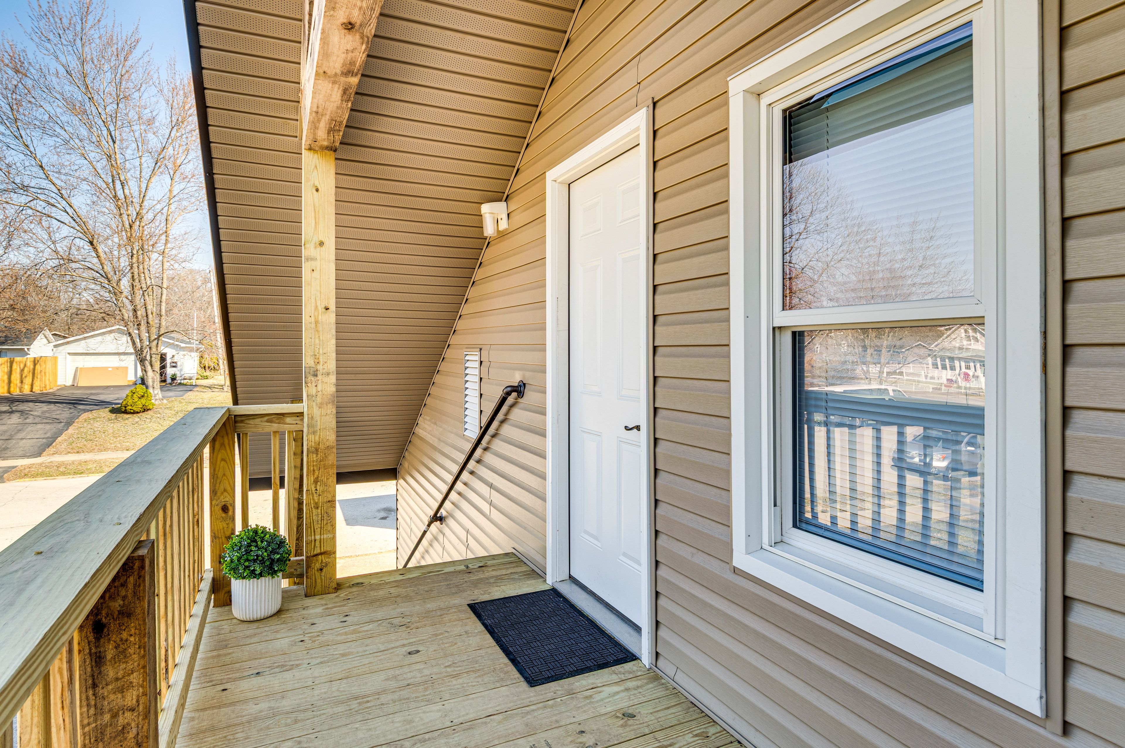 Front Entrance | Keyless Entry