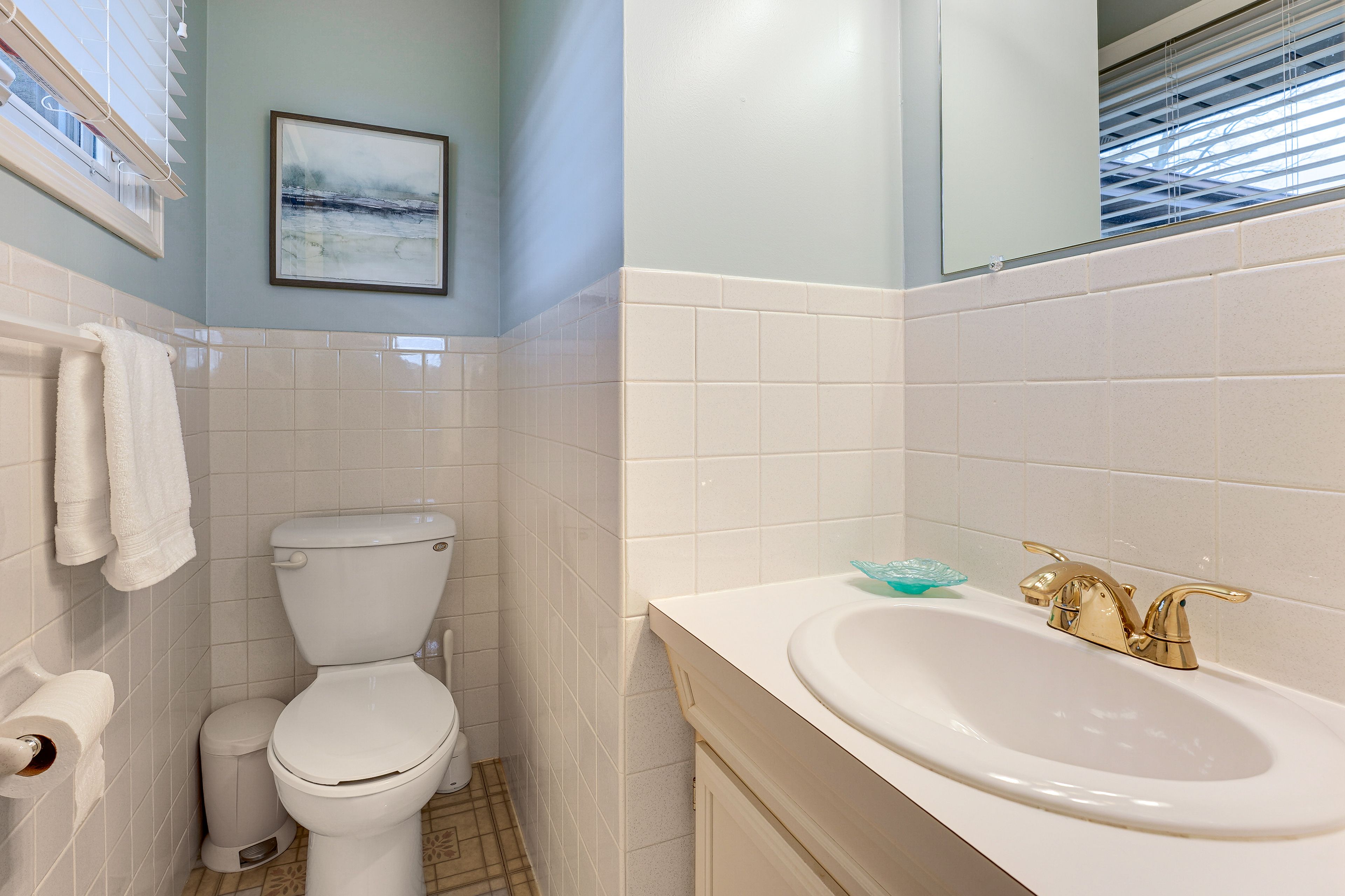 Half Bathroom | Main Level