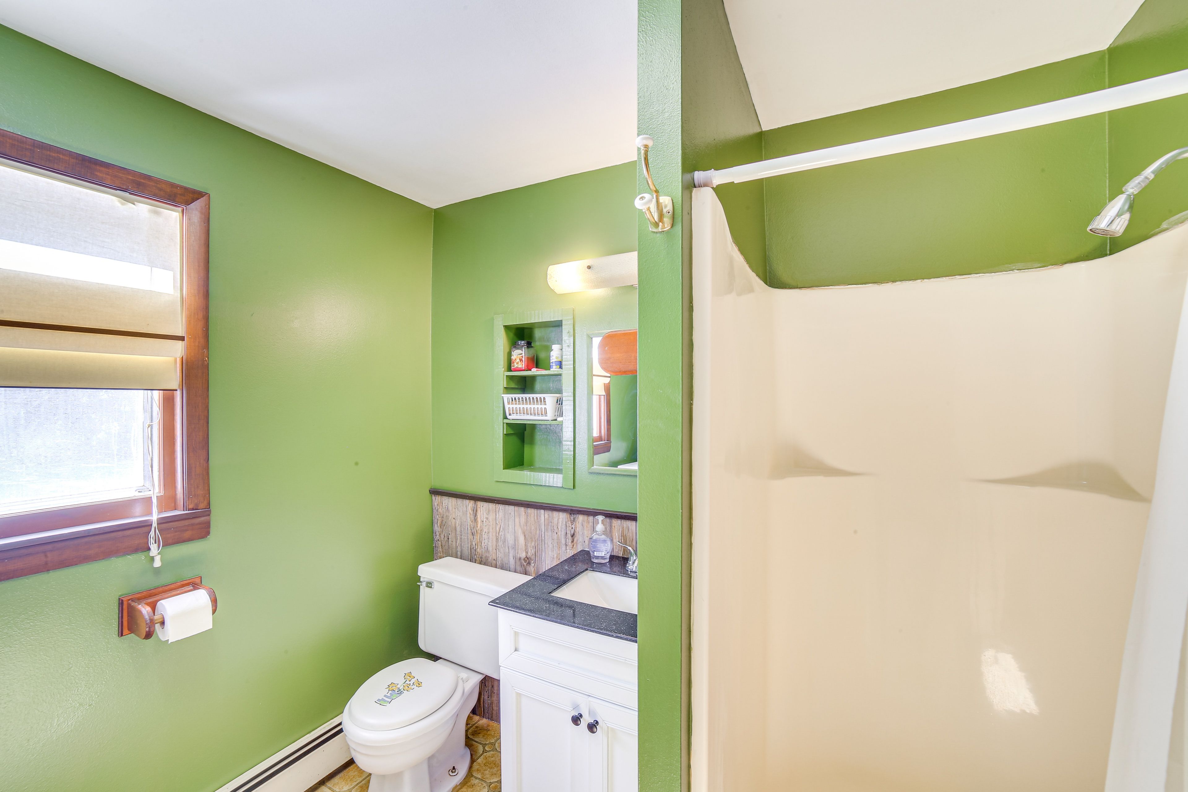 Bathroom | Washer/Dryer | 1st Floor