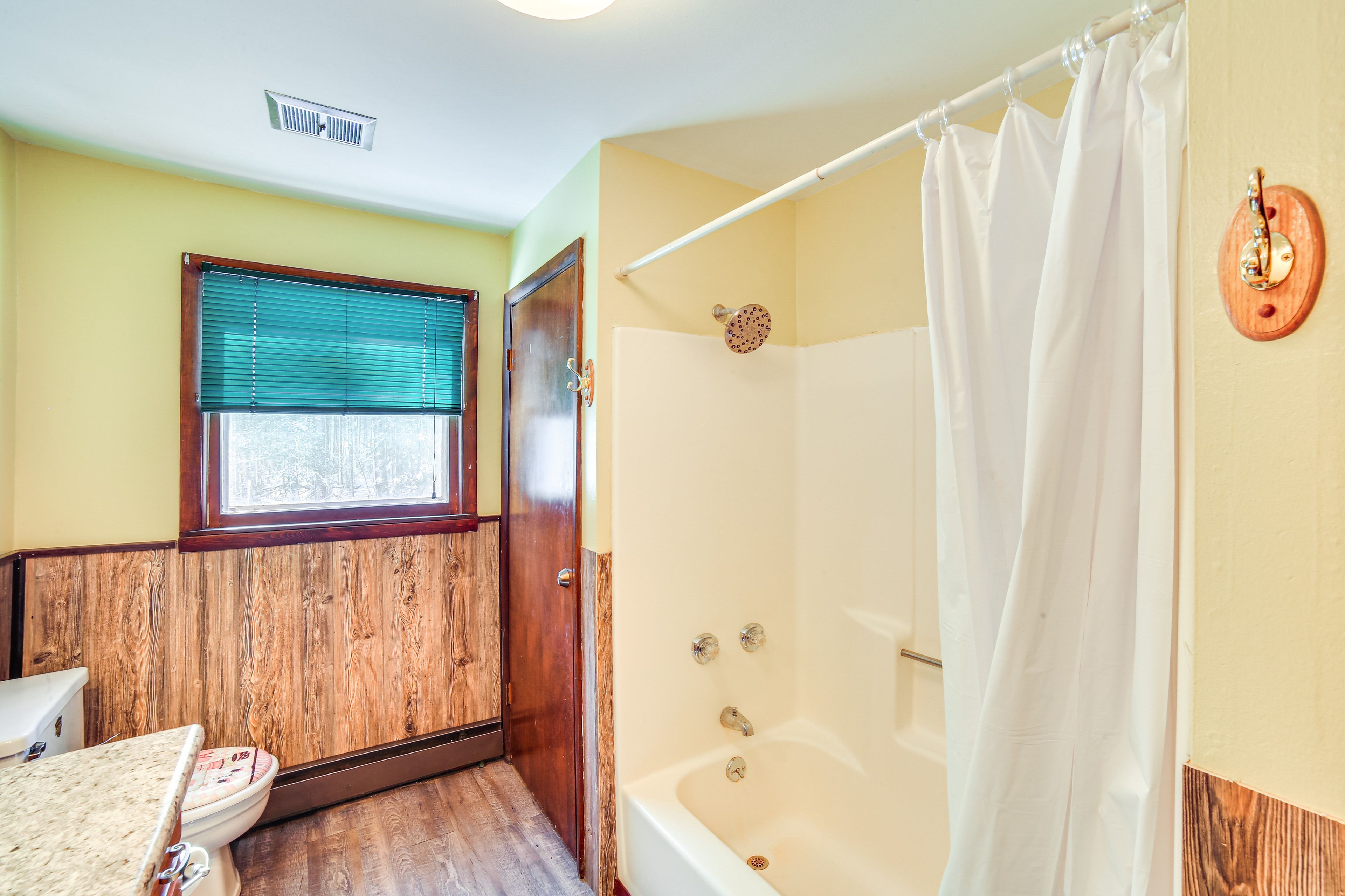Bathroom | Towels Provided | 1st Floor
