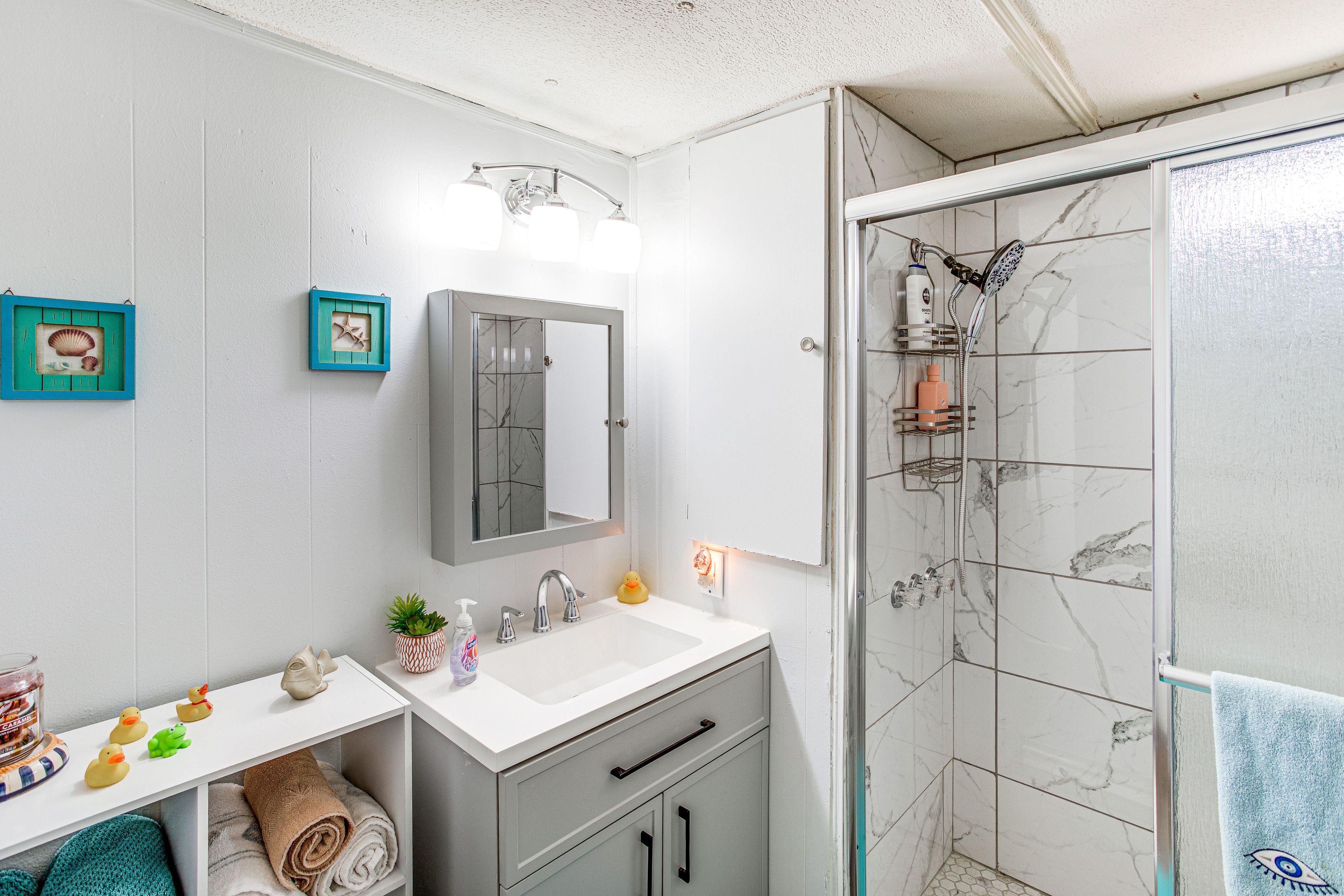 Full Bathroom