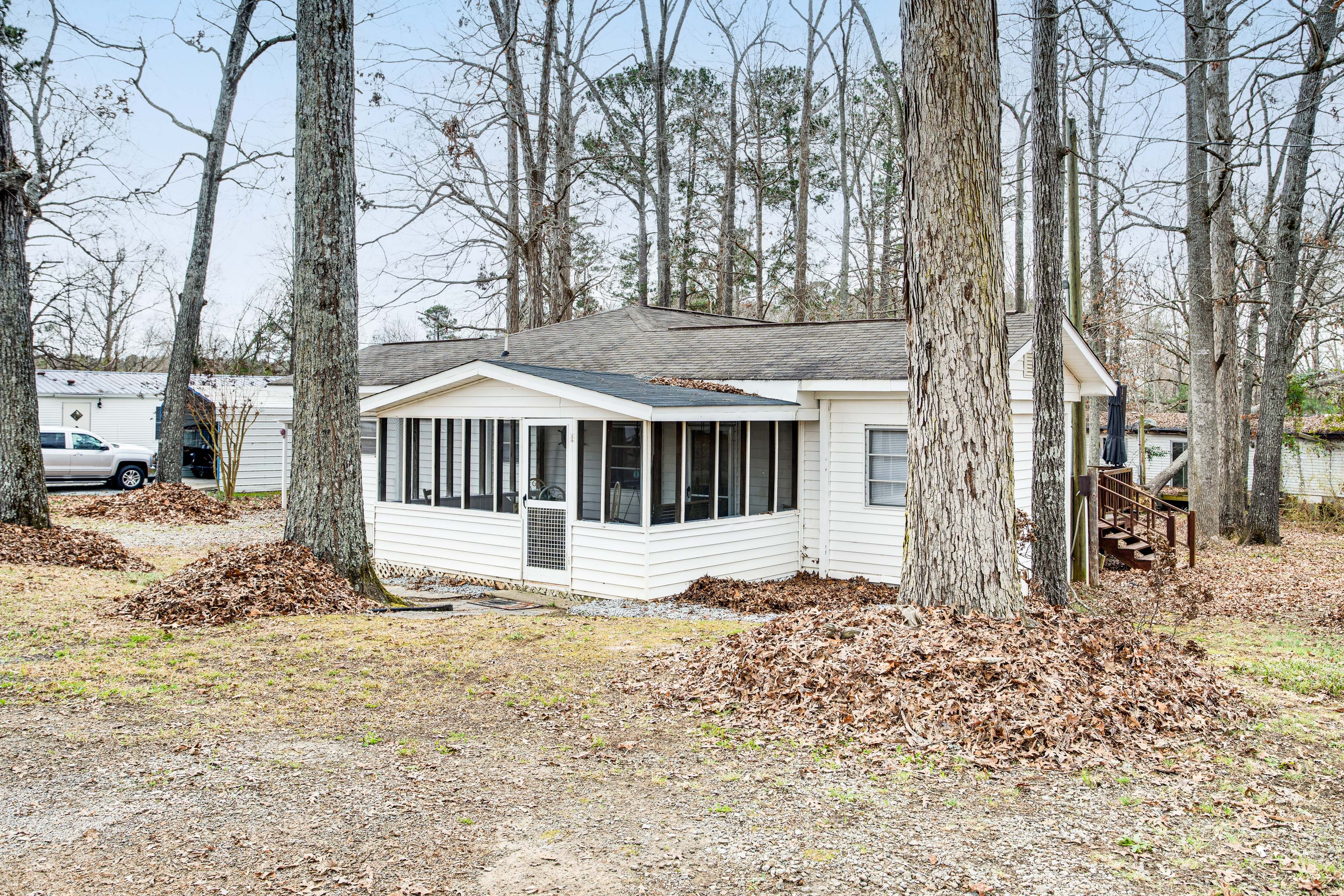 Exterior | Parking | Carport (2 Vehicles) | Driveway (2 Vehicles)