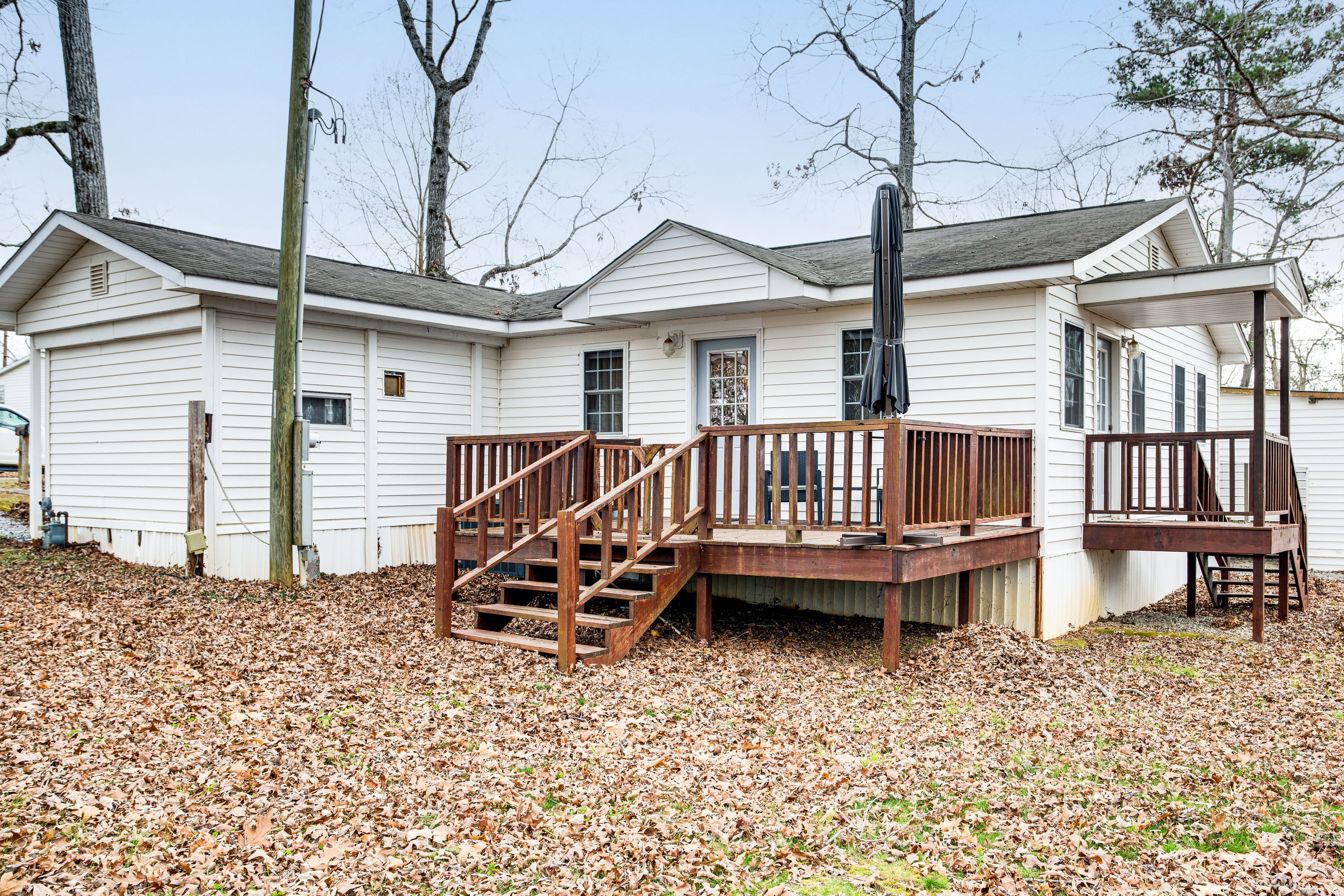 Exterior | Deck | Yard Space