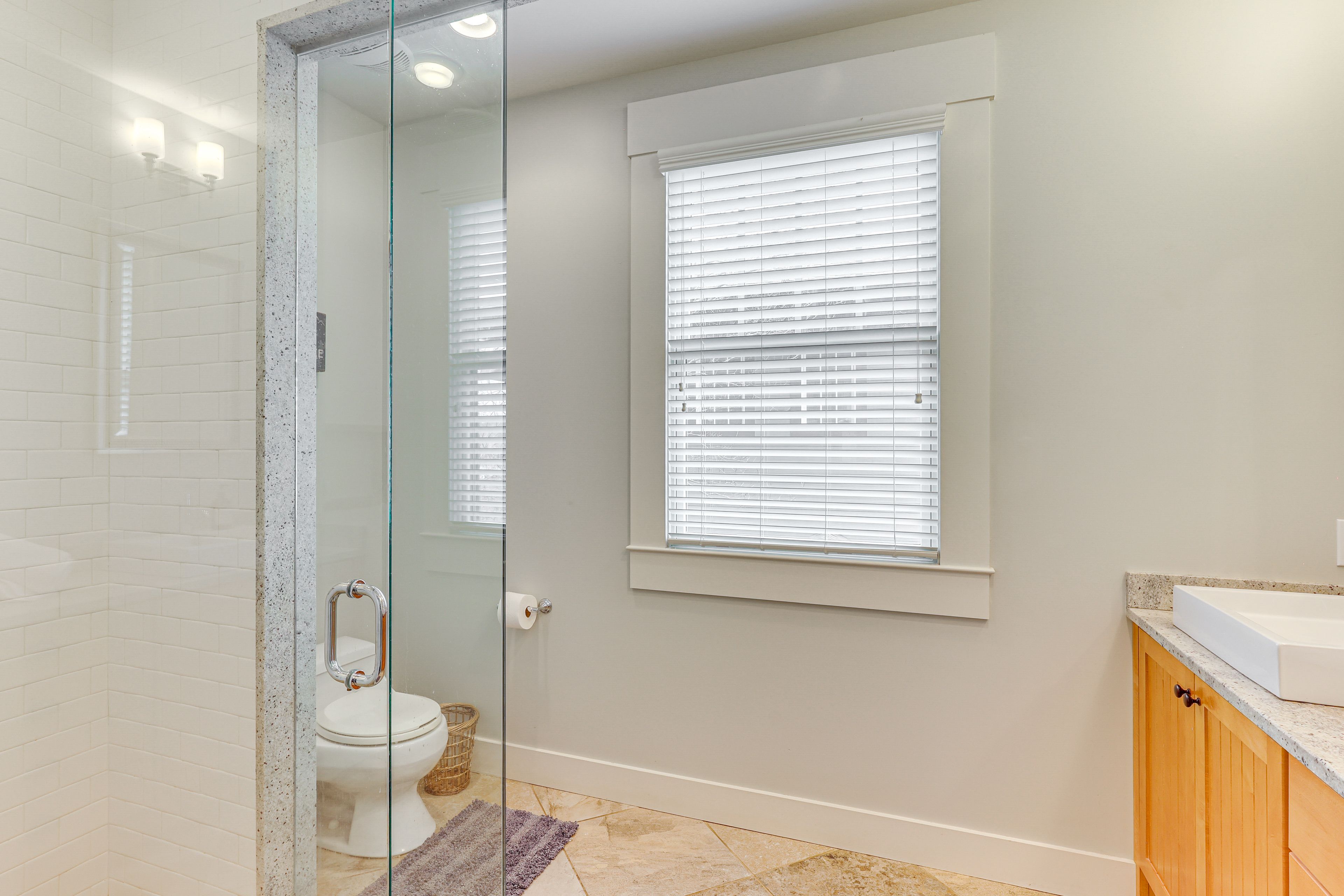 En-Suite Bathroom | Main Level | Towels Provided