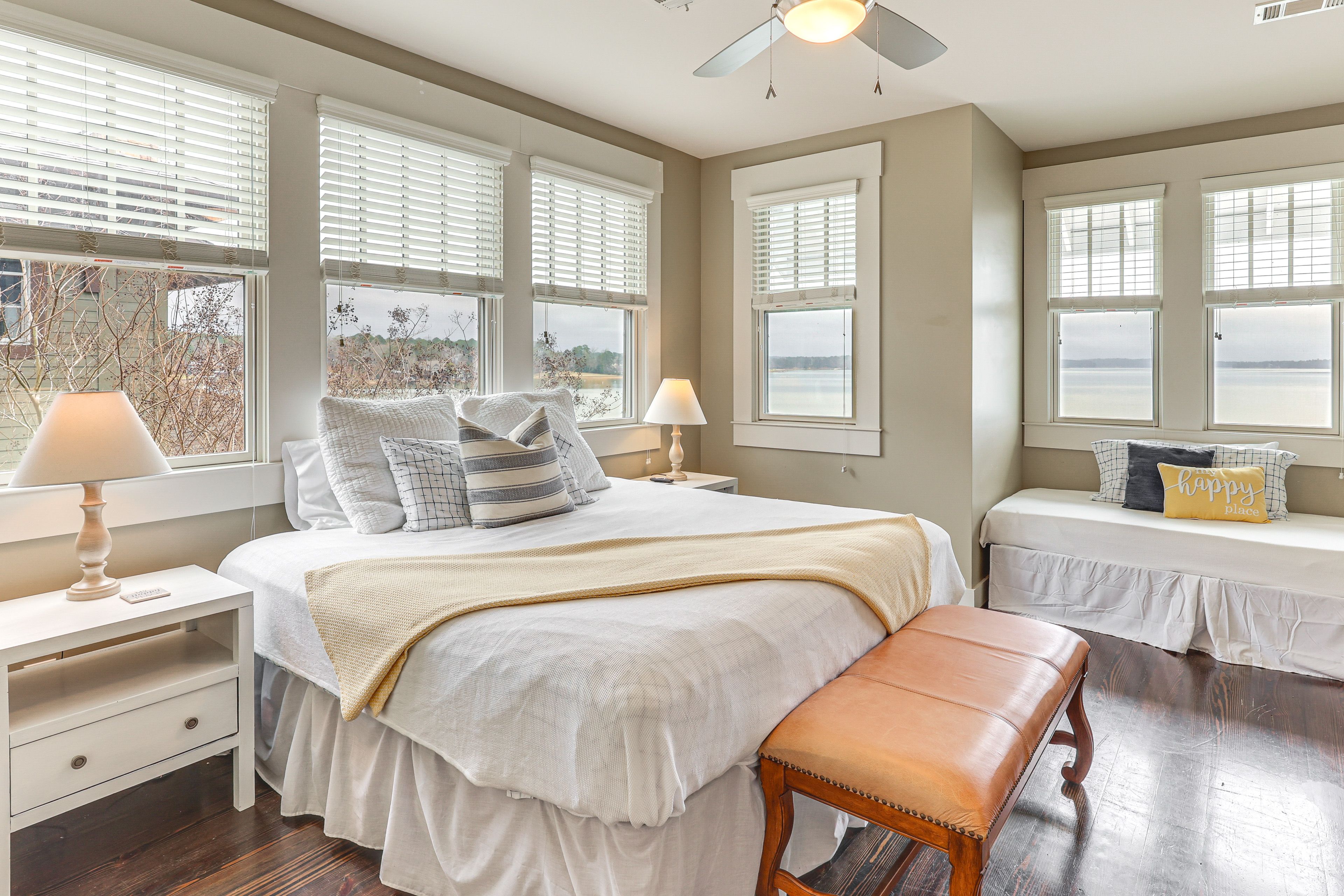 Bedroom 1 | Main Level | King Bed | Twin Daybed | Linens Provided | Lake View