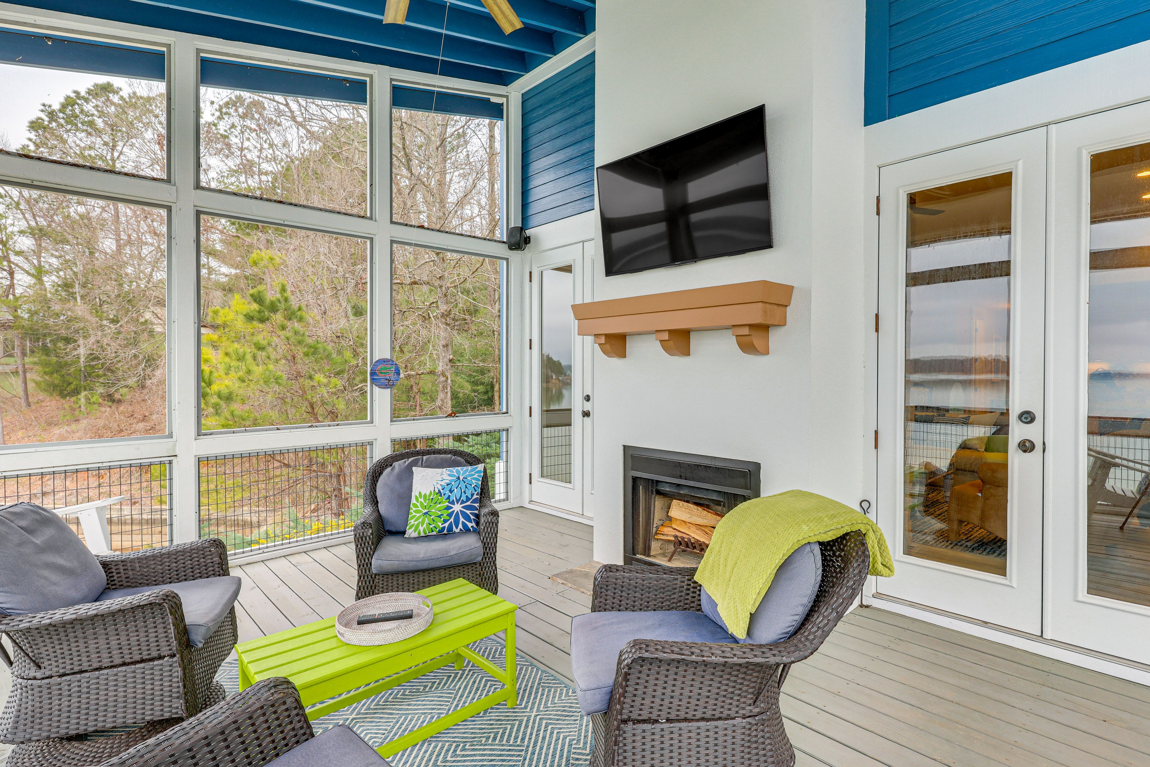 Screened Porch | Lake View | Gas Fireplace