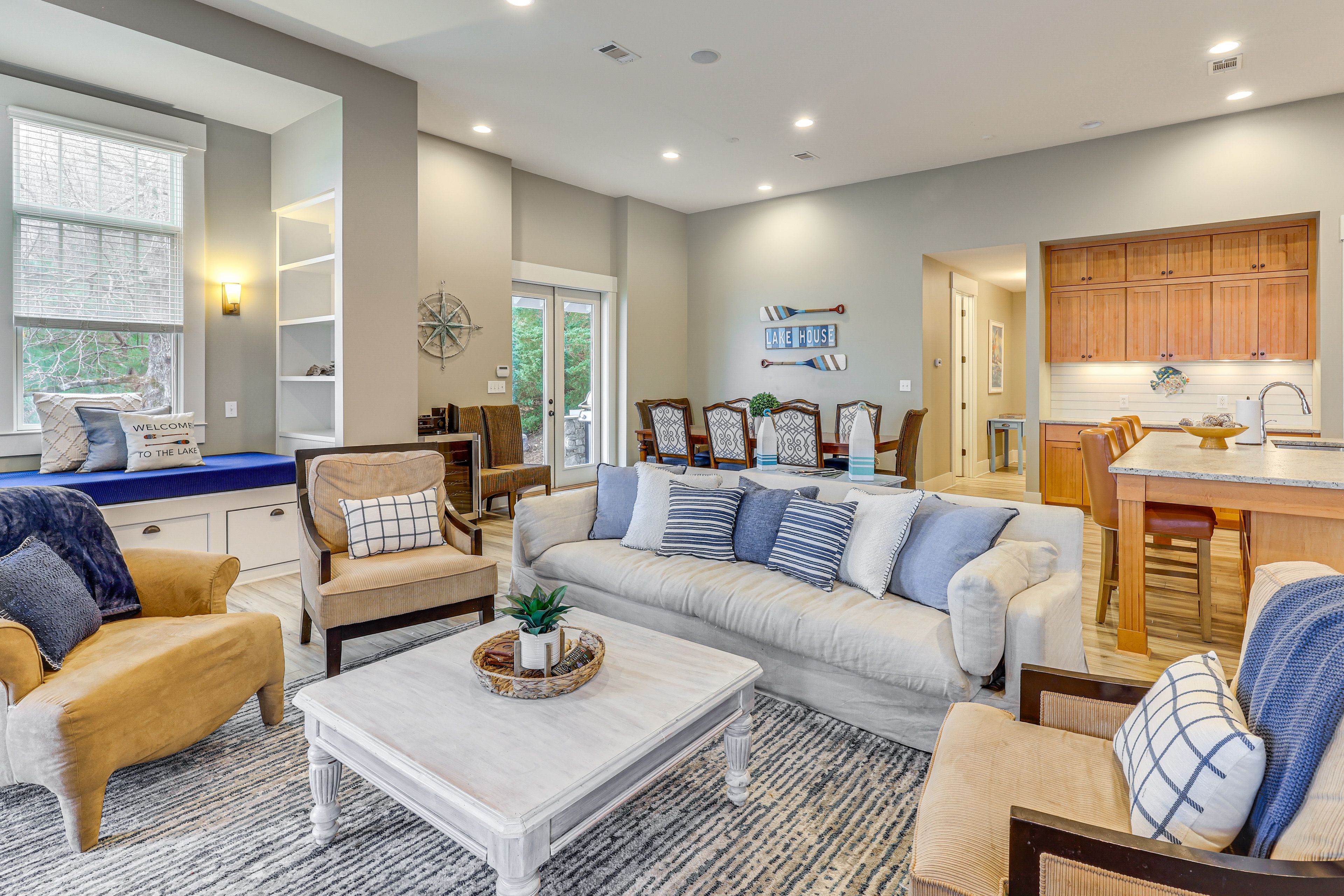 Living Room | Lower Level | Central A/C & Heating | Gas Fireplace
