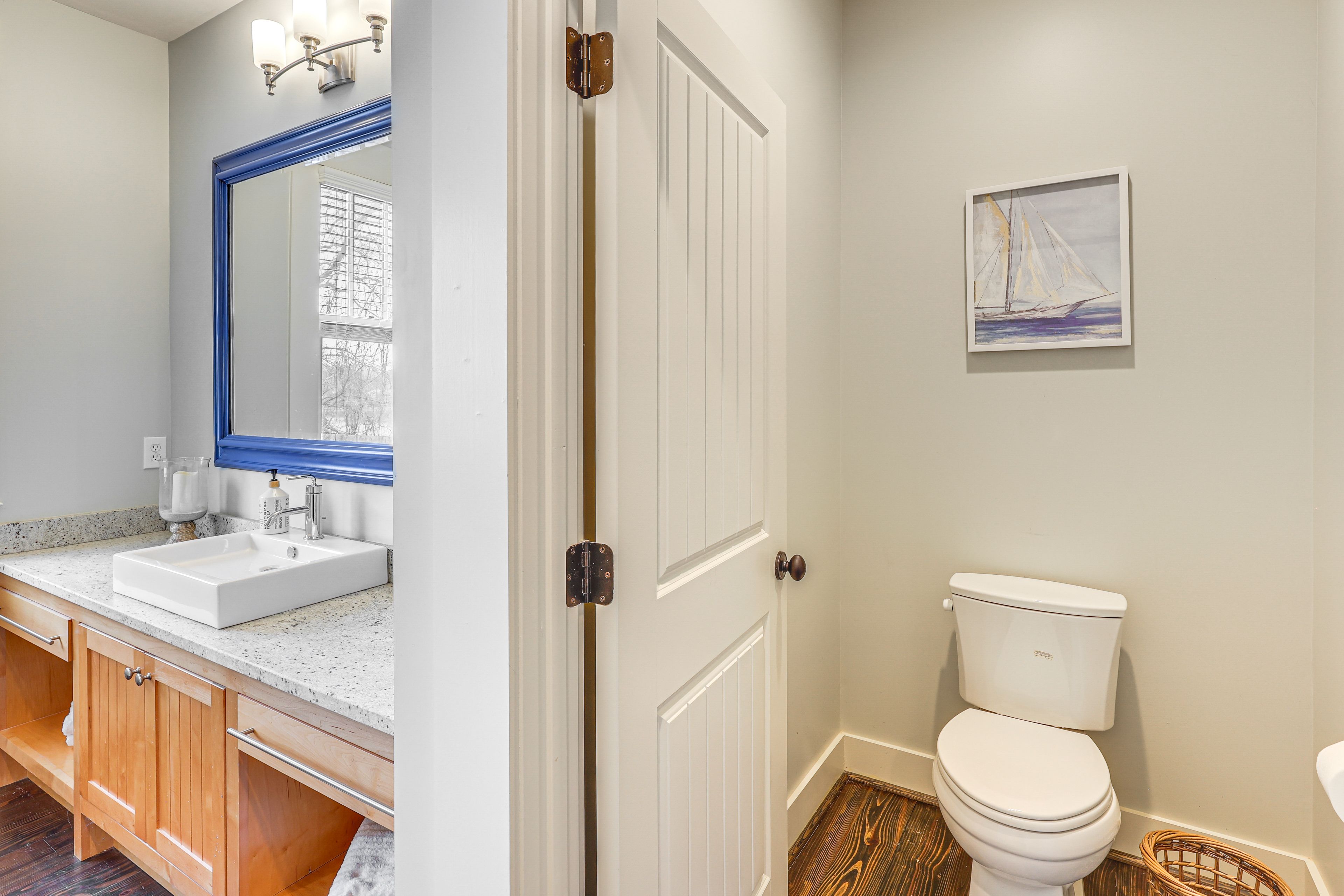 Full Bathroom | Main Level