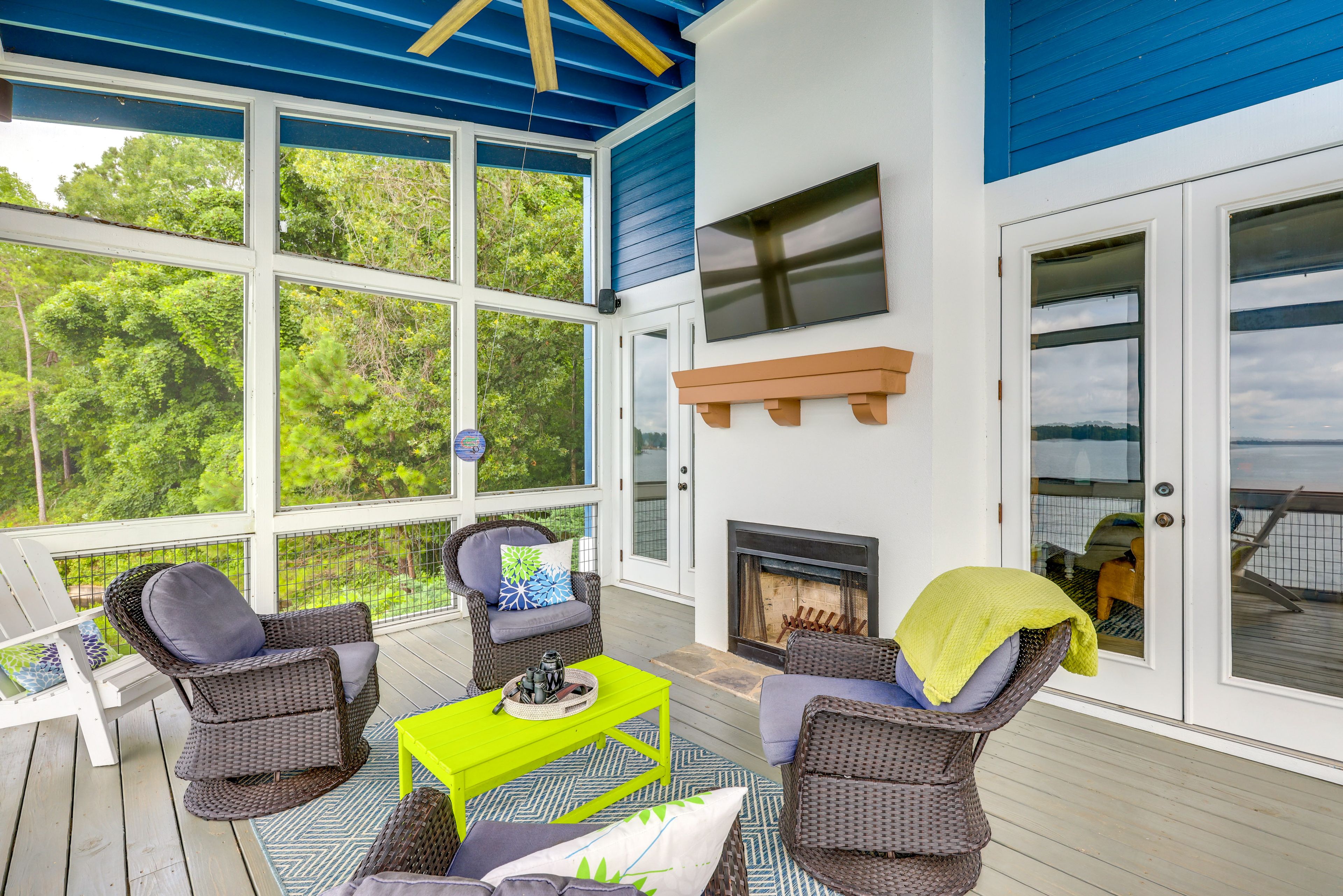 Screened Deck | Gas Fireplace | Multi-Level Home