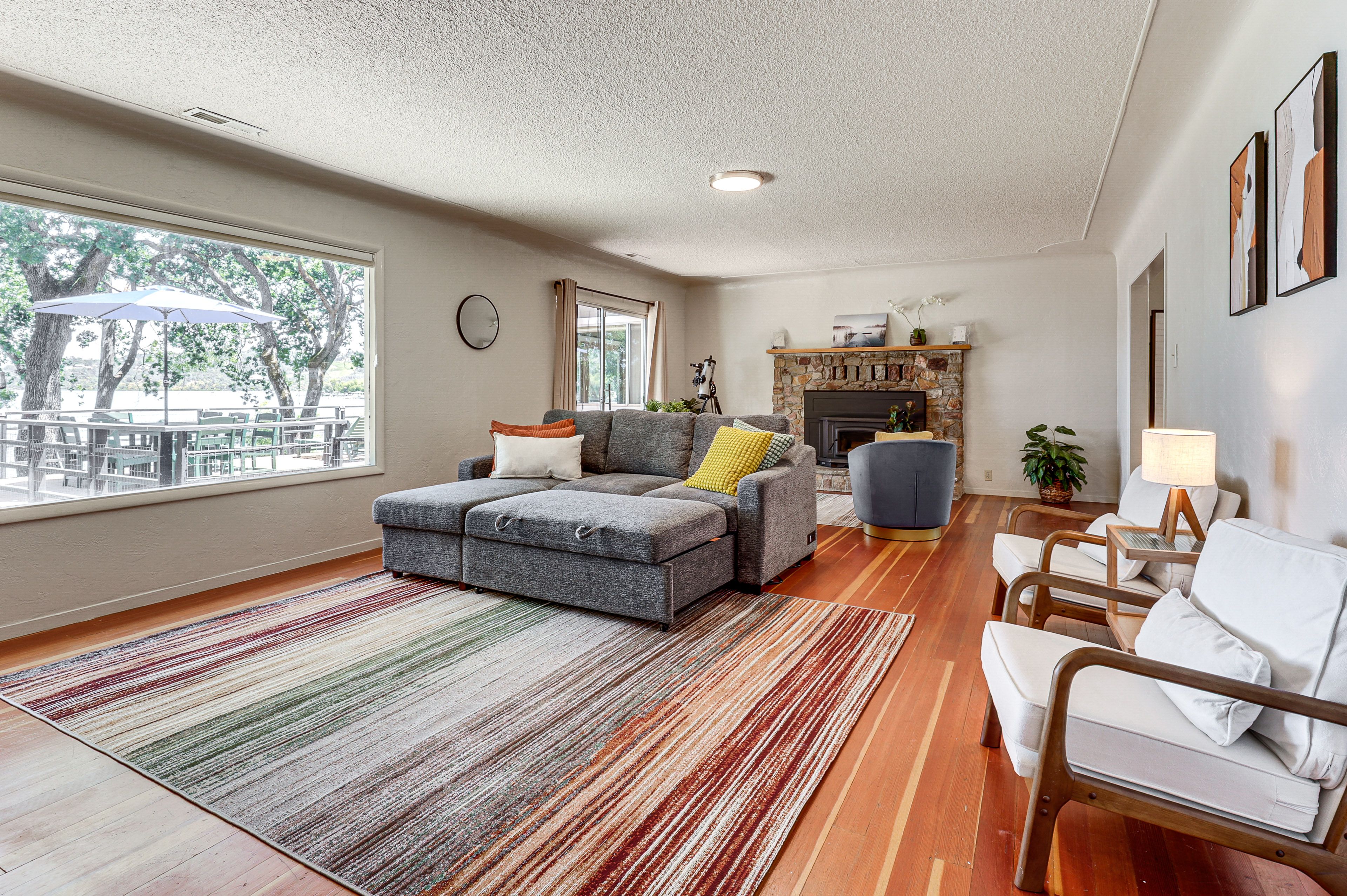Living Room | Queen Sleeper Sofa