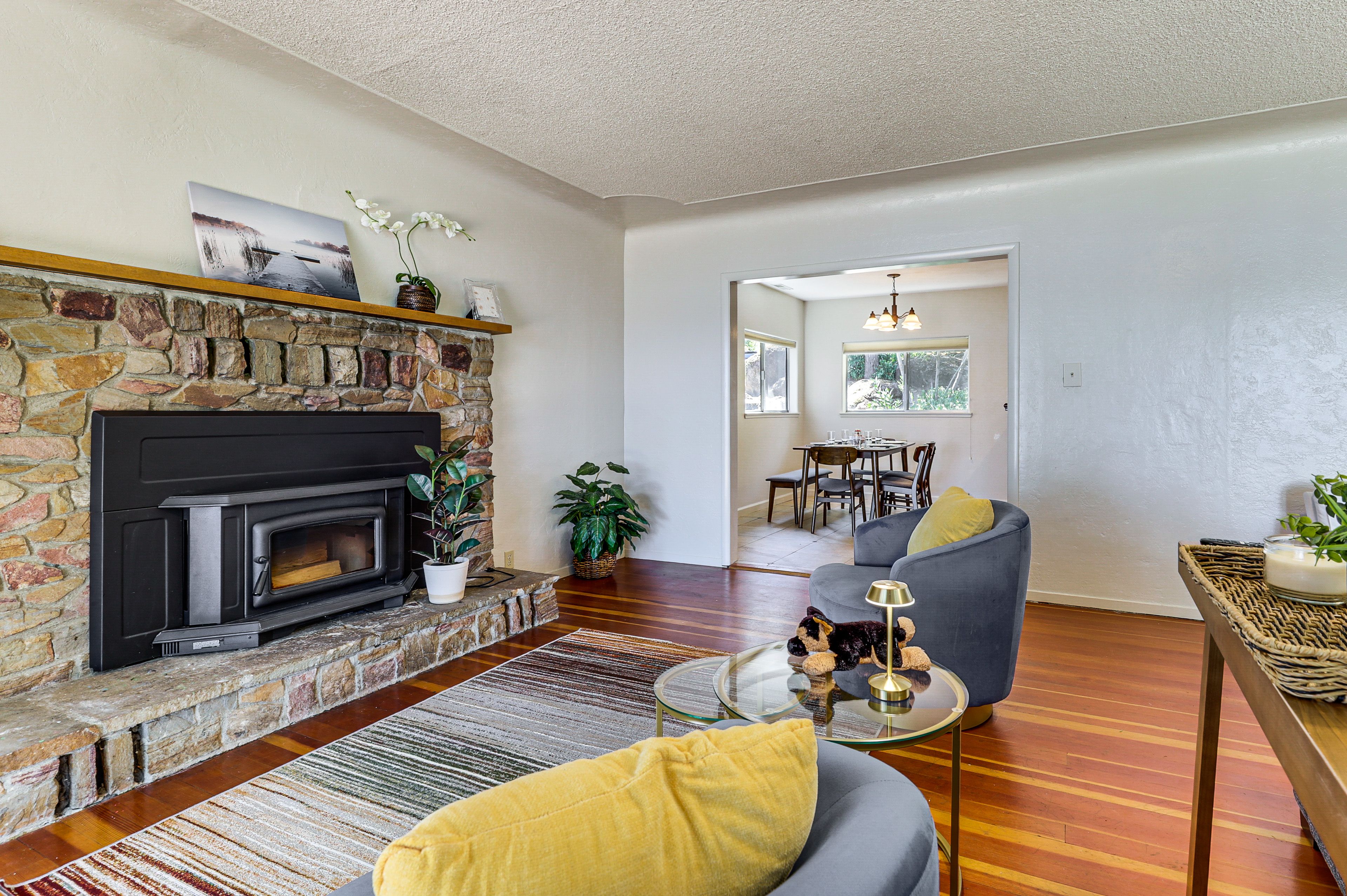 Living Area | Fireplace | Board Games