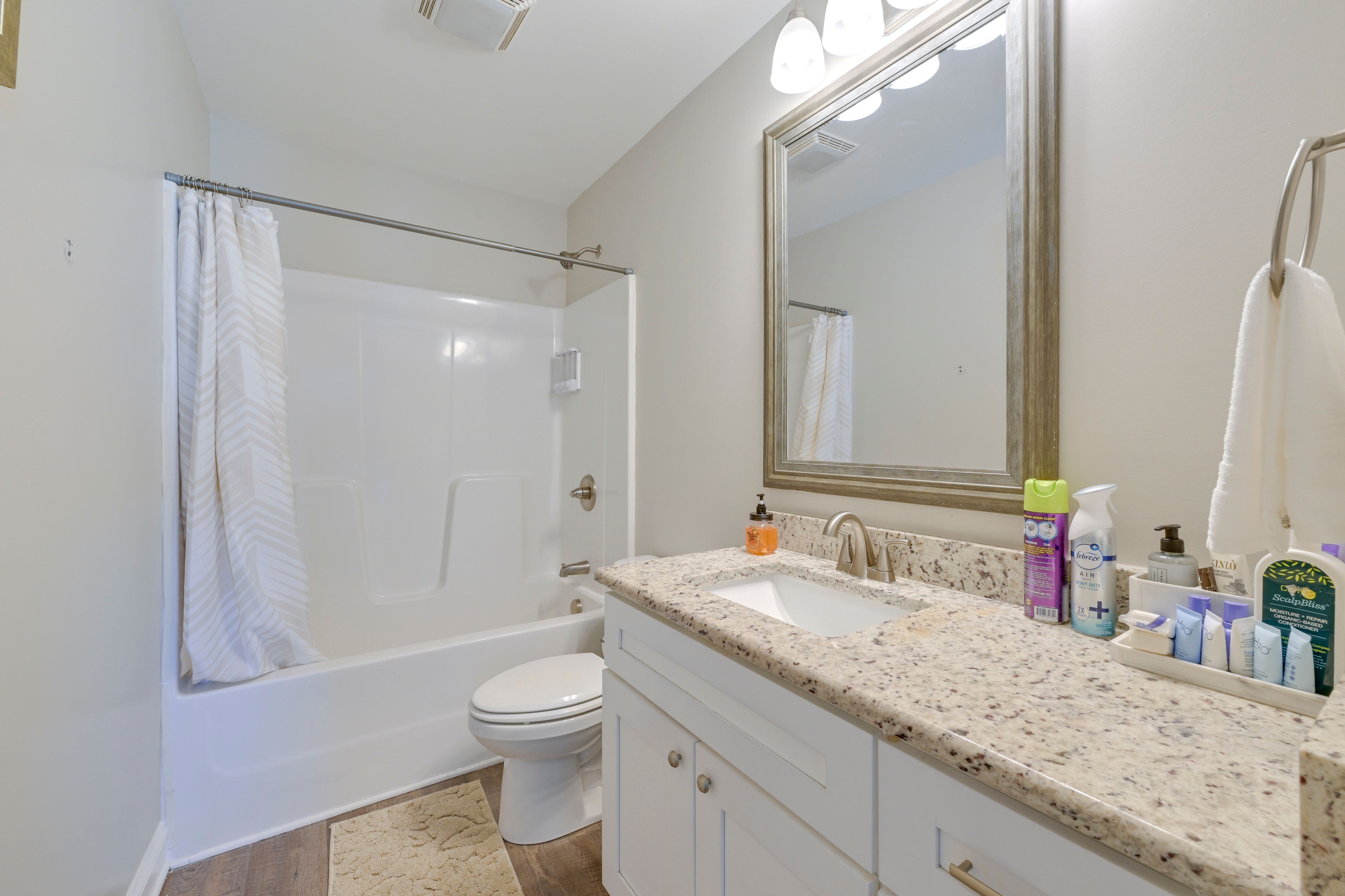 En-Suite Bathroom | Towels Provided | 2nd Floor