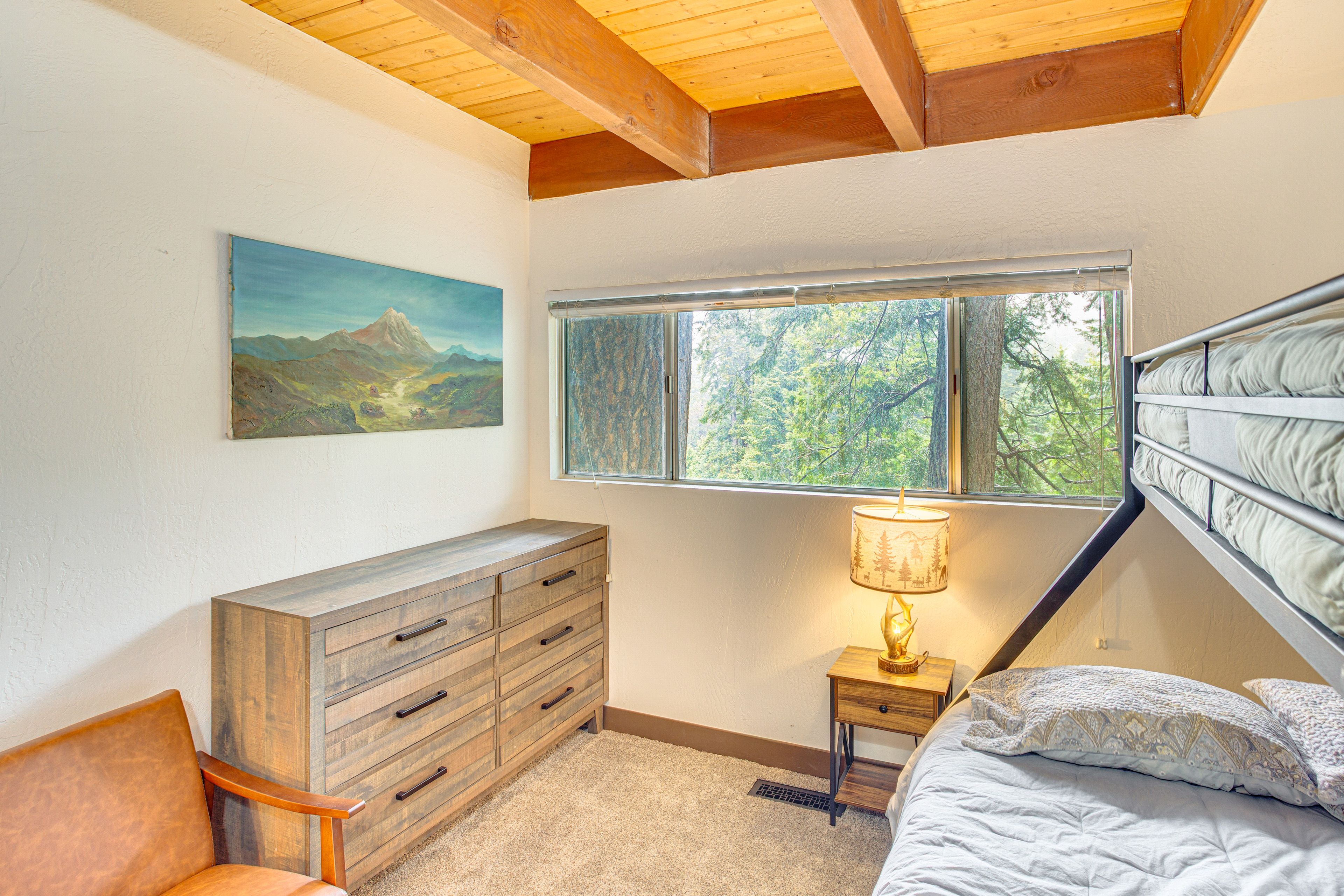 Bedroom 2 | Lower Level | Twin/Queen Bunk Bed | Linens Provided