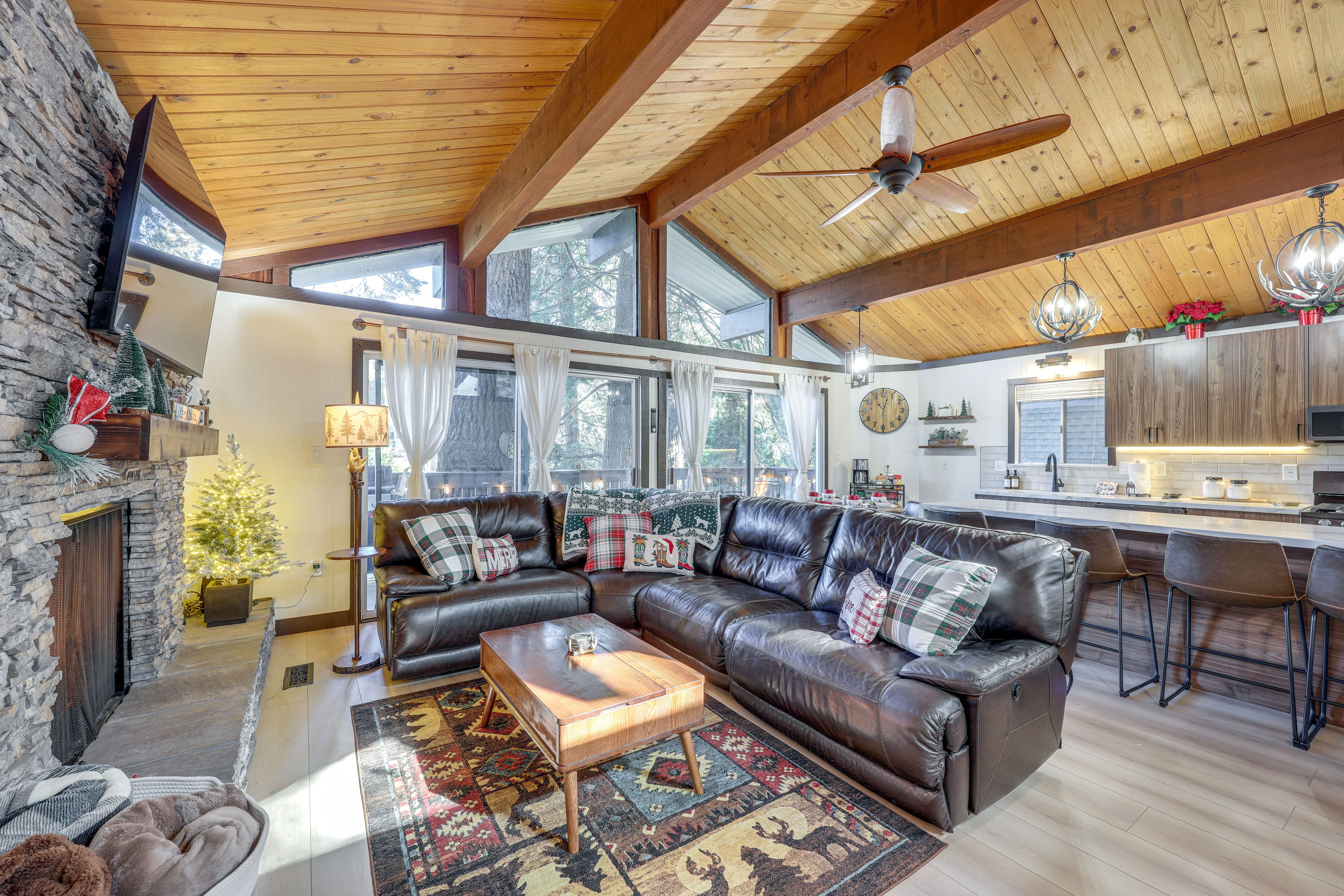 Lake Arrowhead Vacation Rental | 2BR | 2BA | Step-Free Entry | 960 Sq Ft