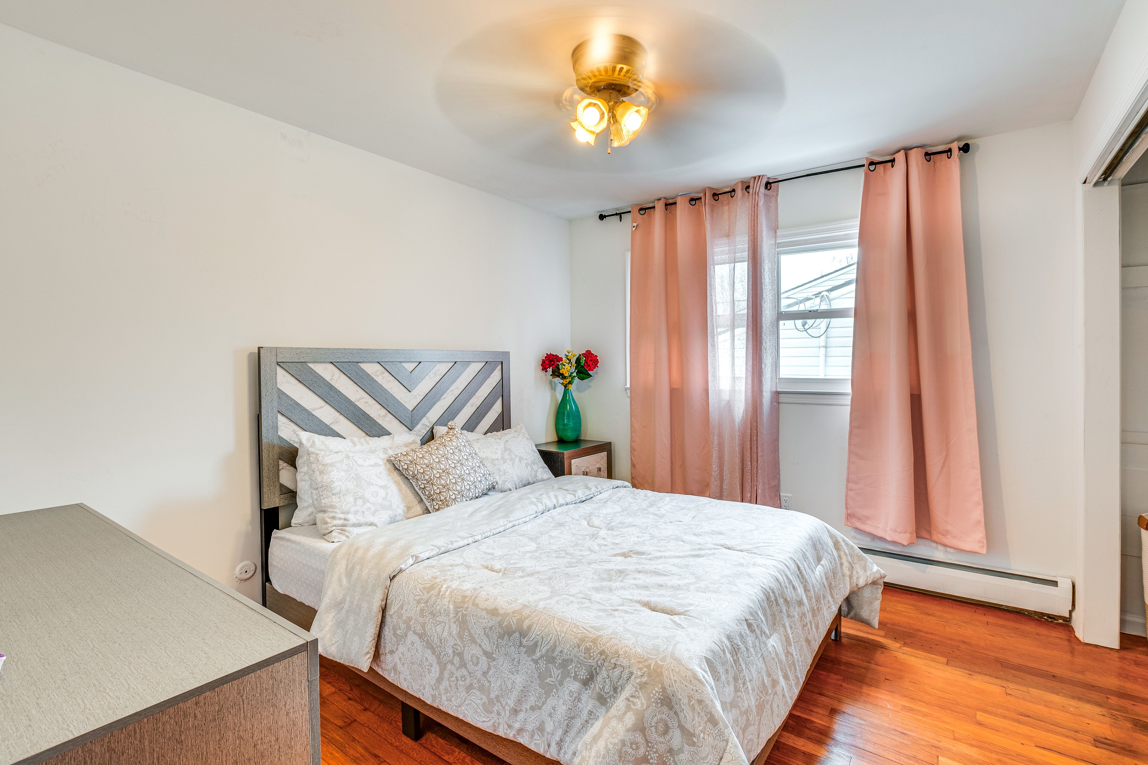 Bedroom 2 | Upper Level | Queen Bed