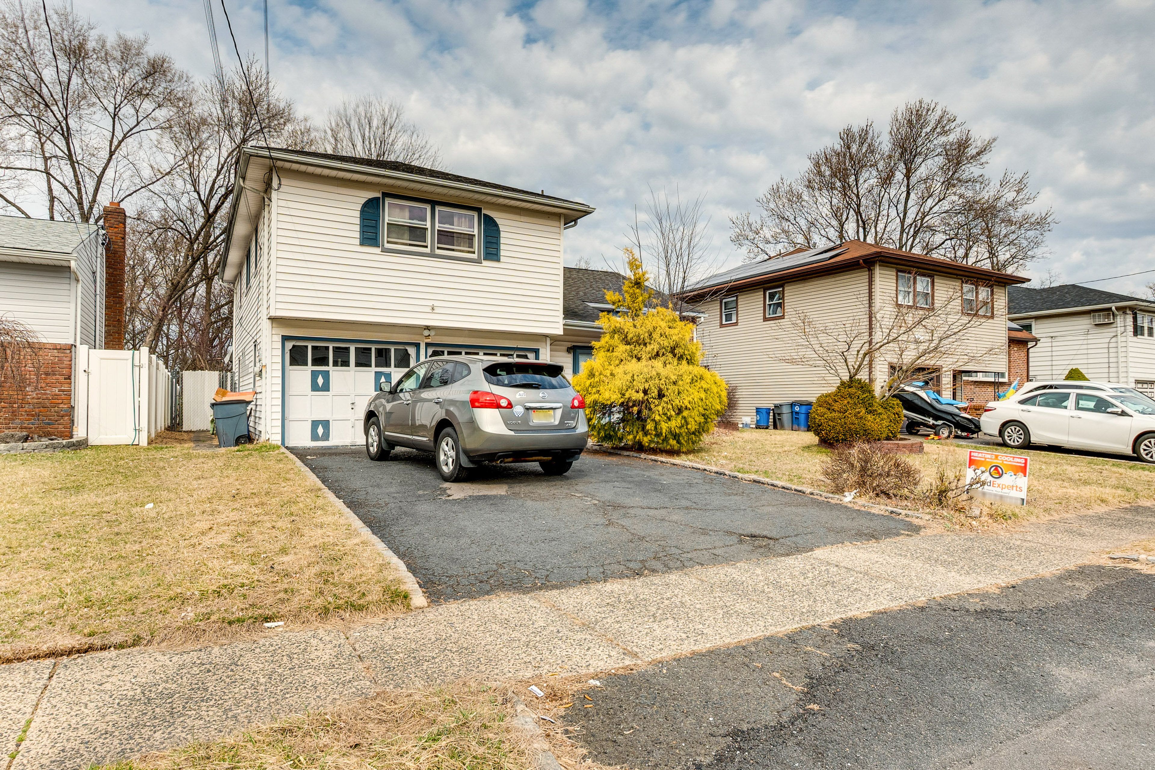 Parking | Driveway (2 Vehicles) | Free Street Parking (First-Come, First-Served)