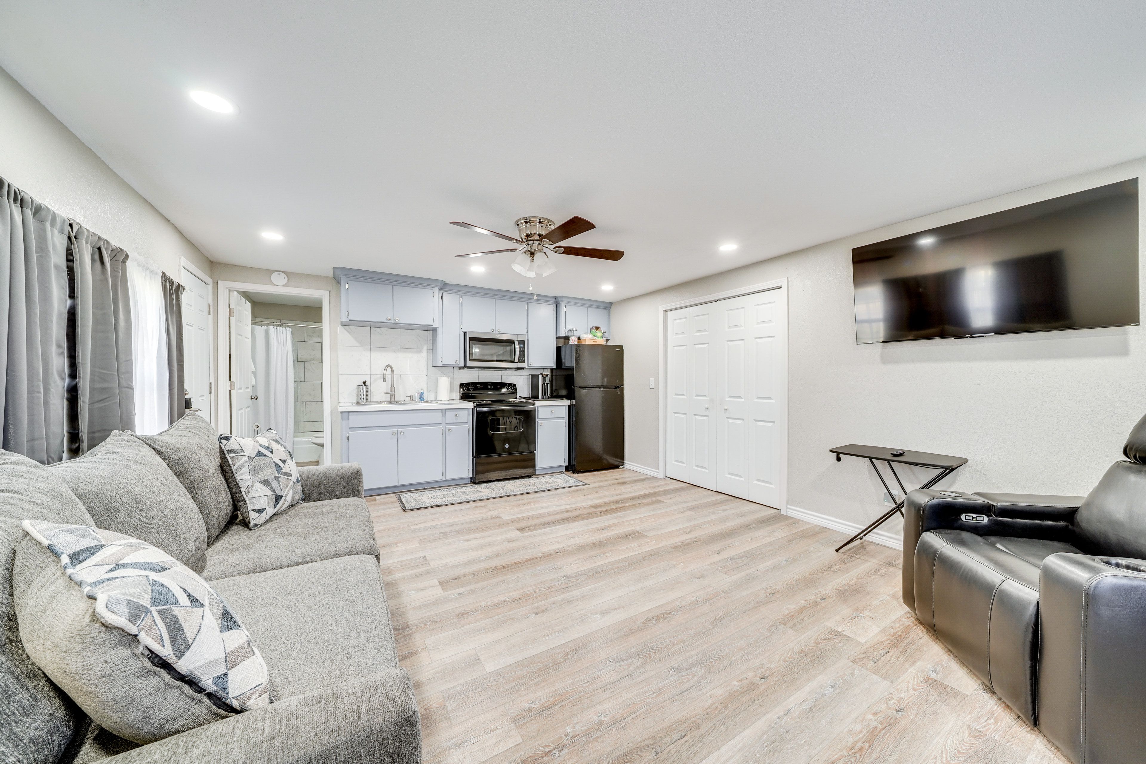 New Boston Vacation Rental | Studio | 1BA | 2 Steps Required | 400 Sq Ft