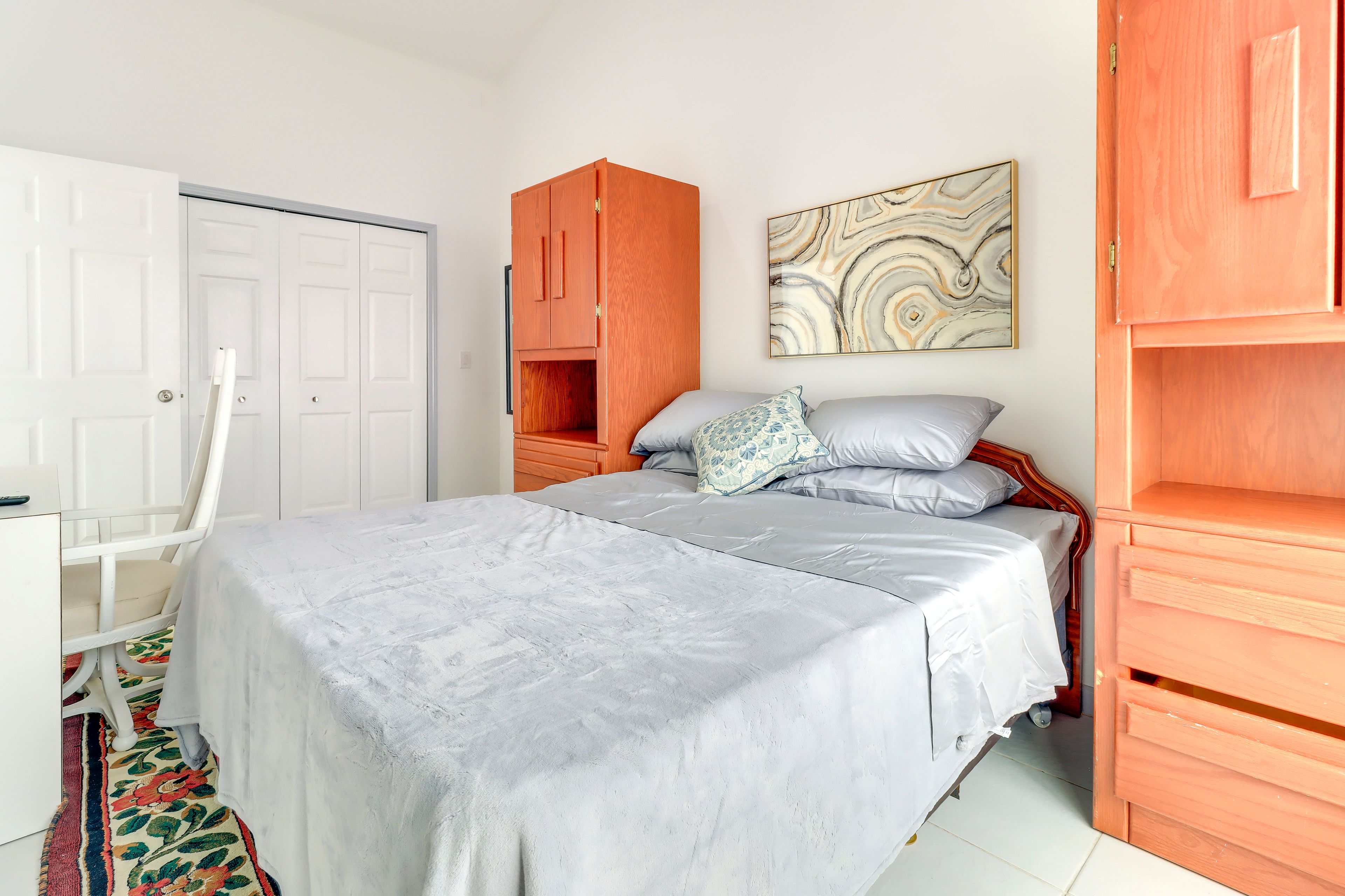 Bedroom 4 | Full Bed | Laptop-Friendly Workspace | Smart TV