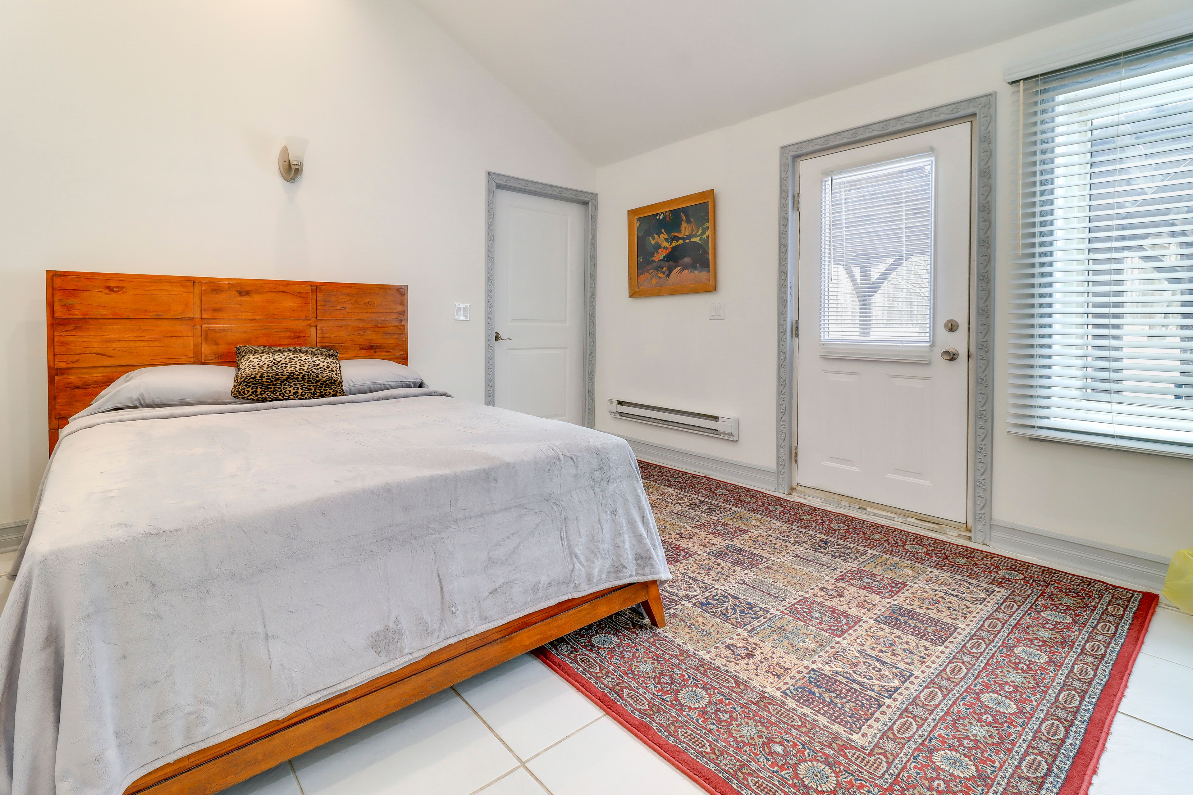 Bedroom 2 | Queen Bed | Smart TV