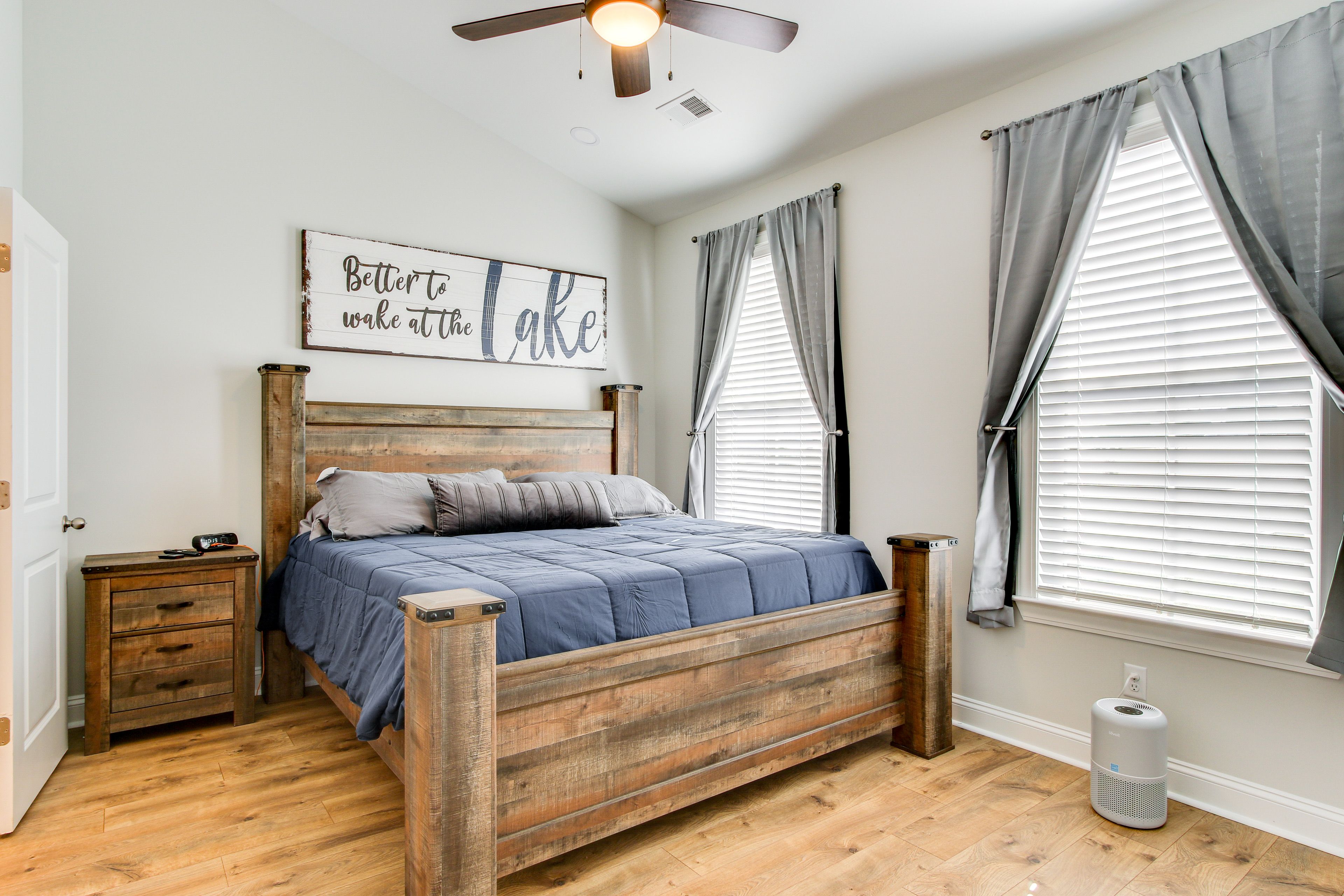 Bedroom 1 | King Bed | Smart TV | 1st Floor